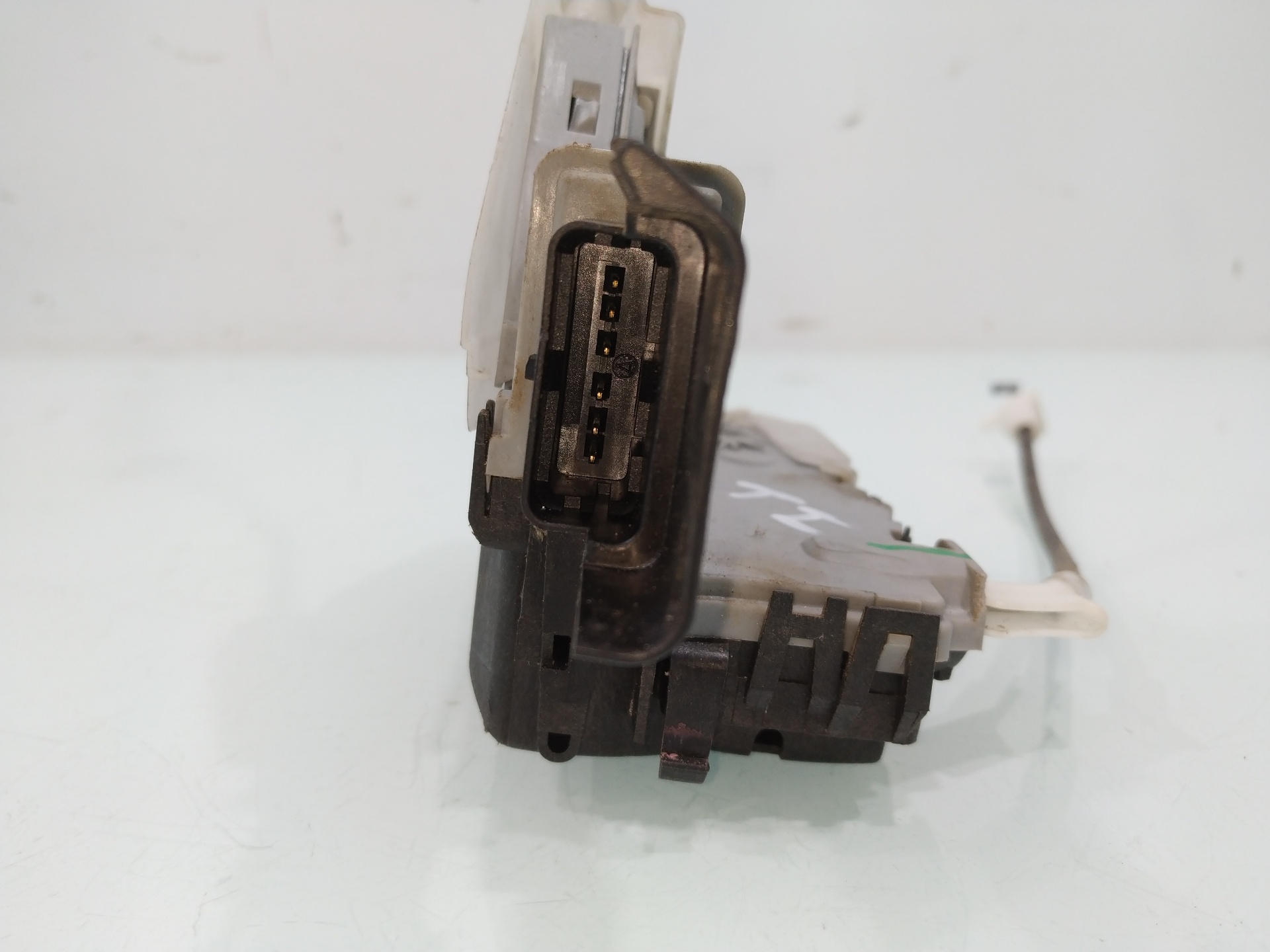 Serratura porta posteriore sinistra 9HZDV6TED4 732297 de Peugeot 3008 monospace (0u_) 2009-2016 con 198000 km