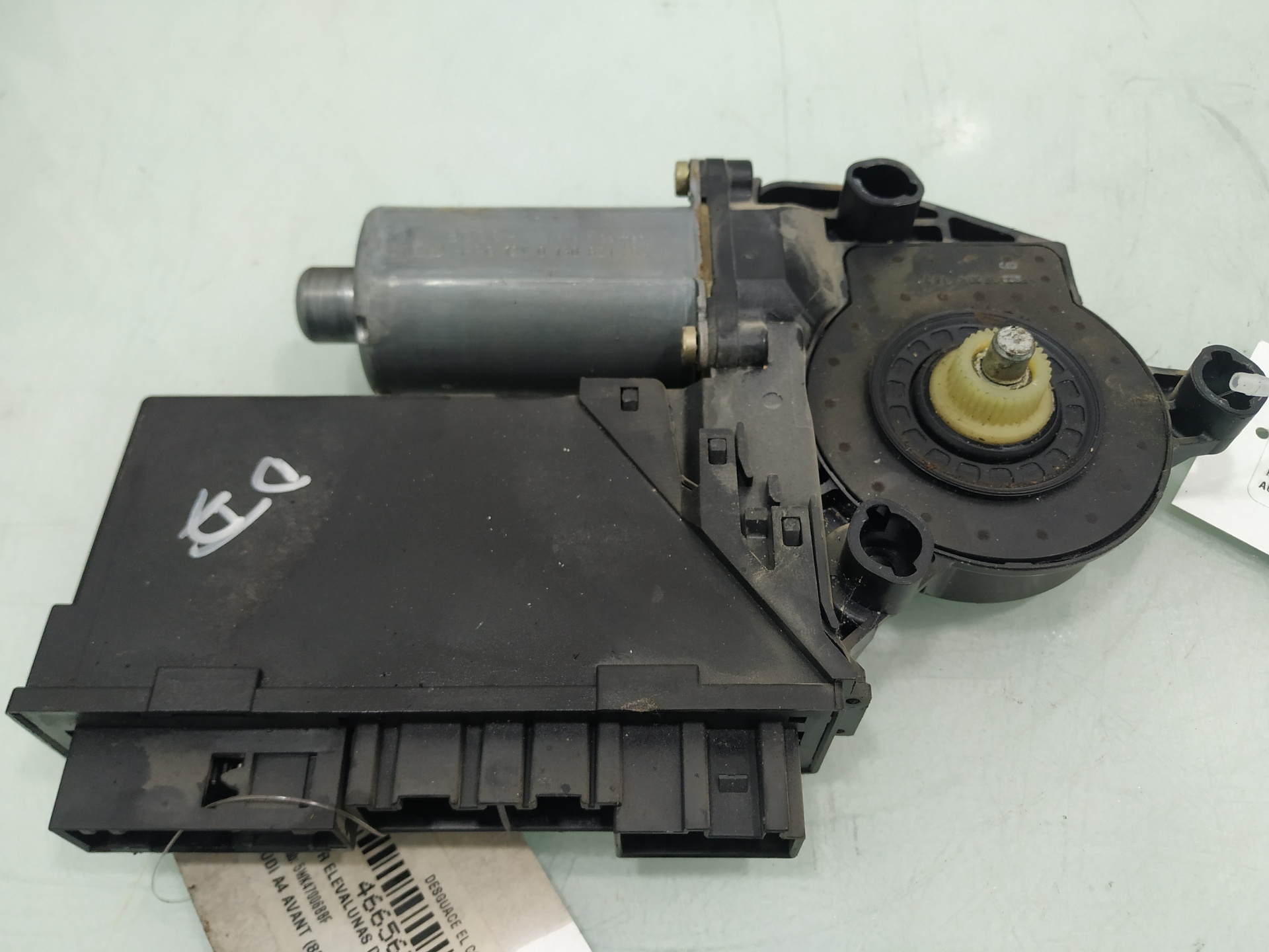 AUDI A4 B6/8E (2000-2005) Front Right Door Window Control Motor 5WK47006BBF 24915830