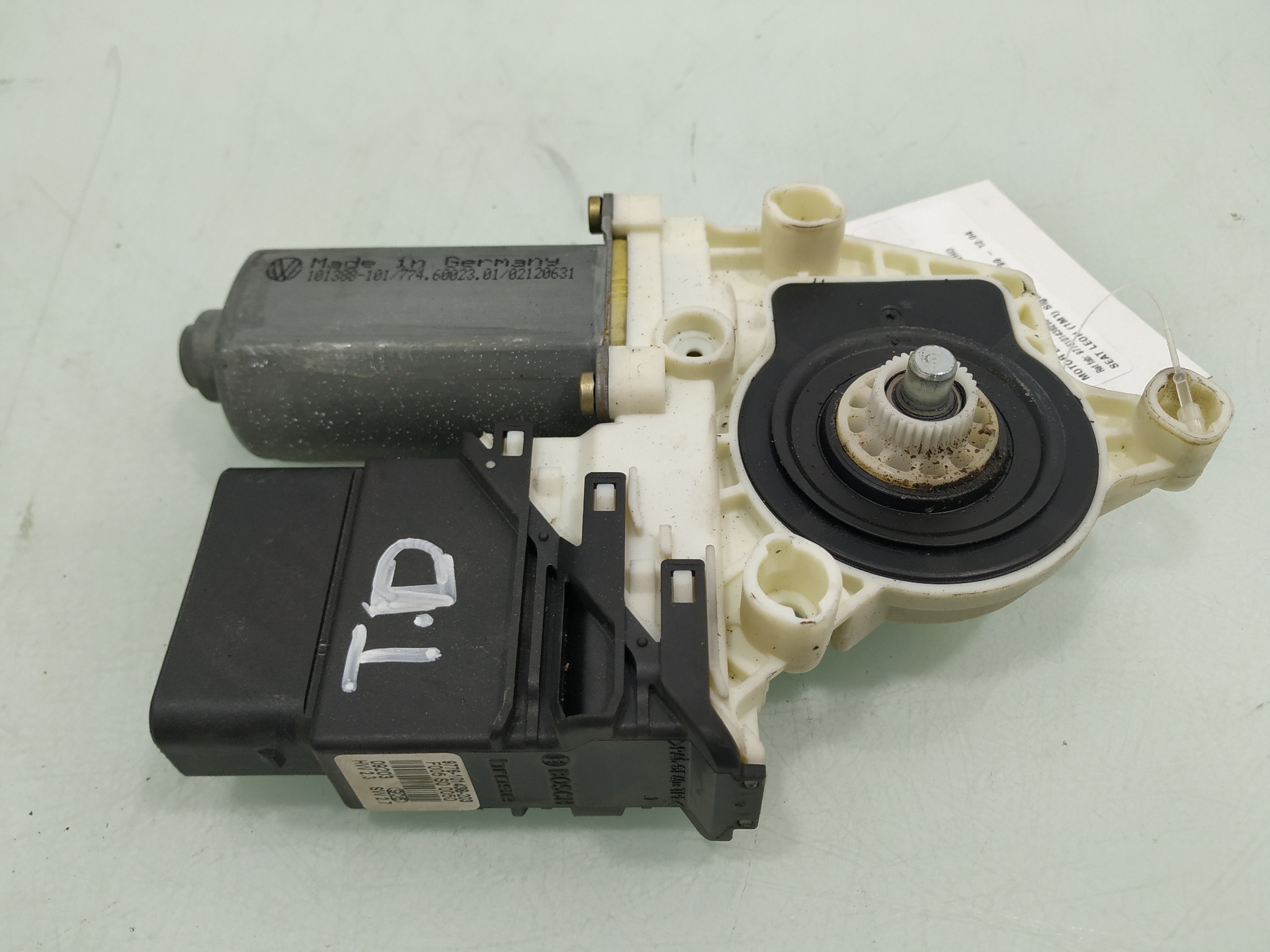 SEAT Leon 1 generation (1999-2005) Rear Right Door Window Control Motor 9776101438203 24916117