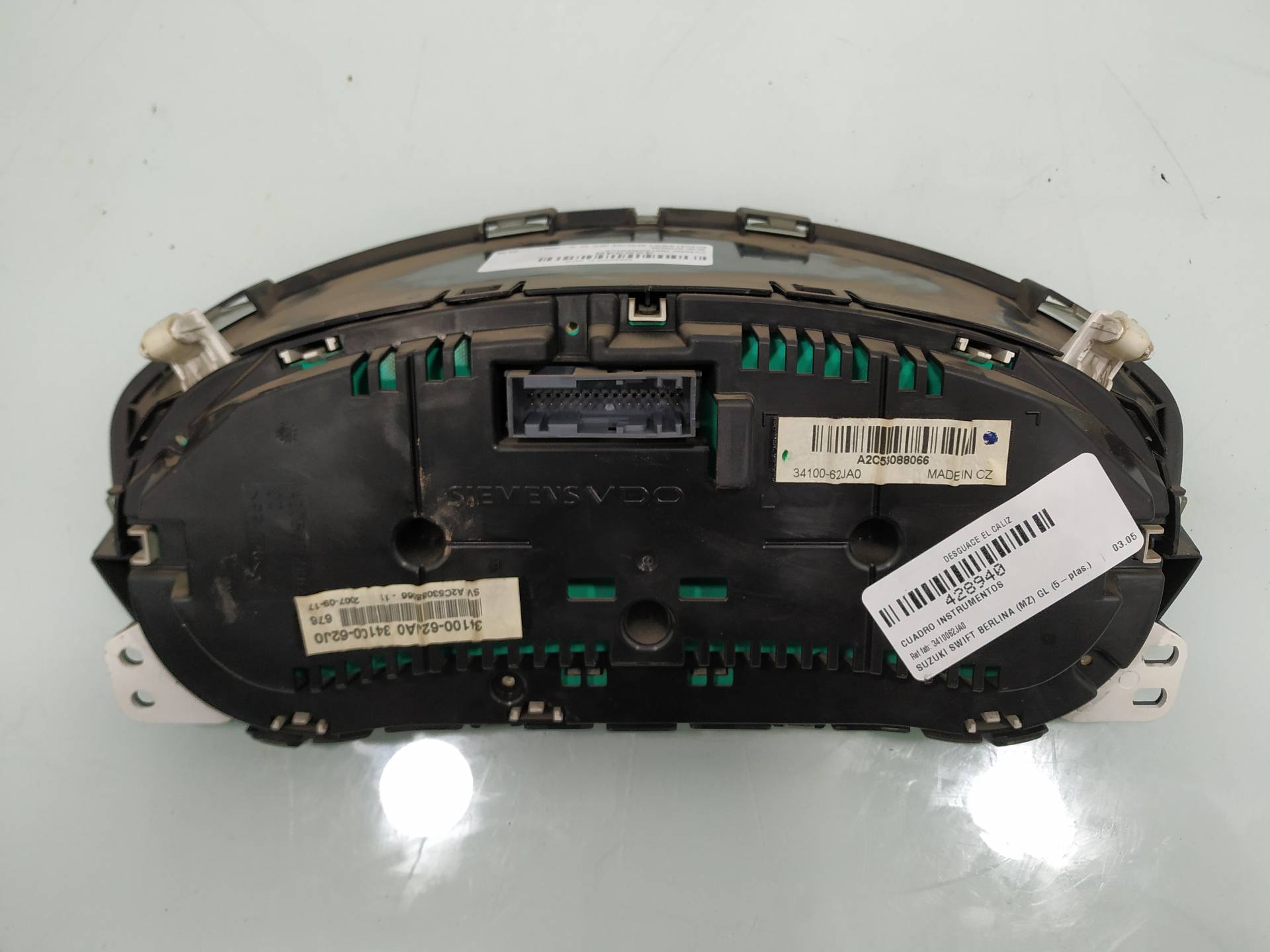 Cuadro de instrumentos M13A 3410062JA0 de Suzuki Swift iii (mz, ez) 2005-2010 con 132261 km - pieza usada