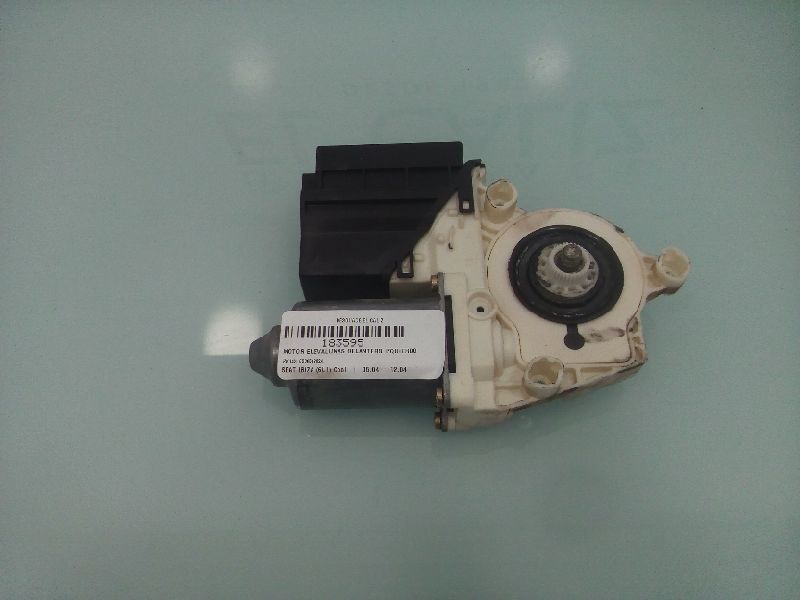 SEAT Cordoba 2 generation (1999-2009) Front Left Door Window Regulator Motor 6Q0959802A 18854121