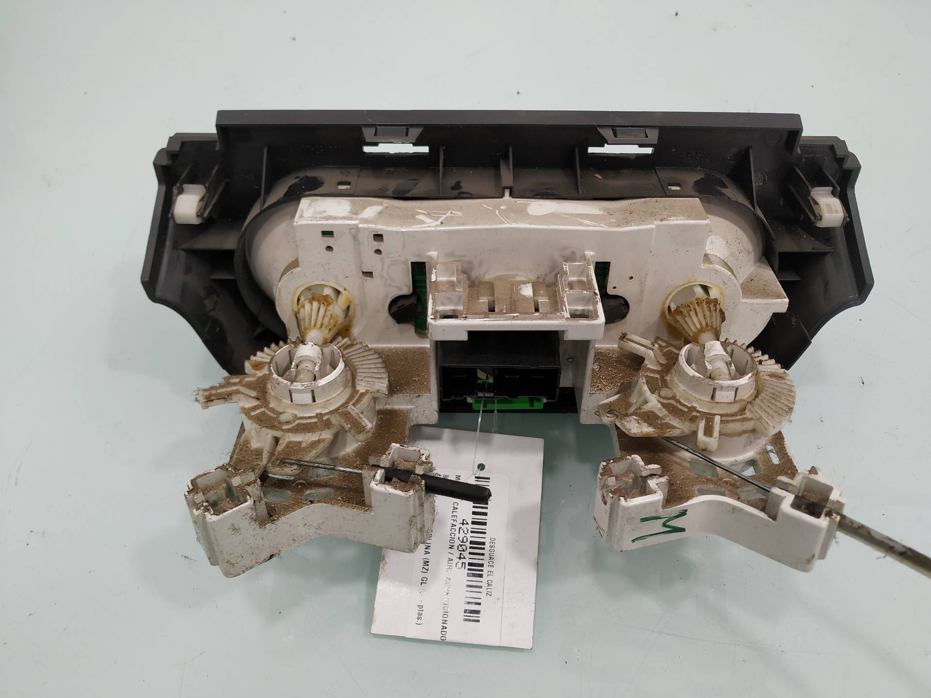 Mando calefaccion / aire acondicionado M13A de Suzuki Swift iii (mz, ez) 2005-2010 con 132261 km - pieza usada