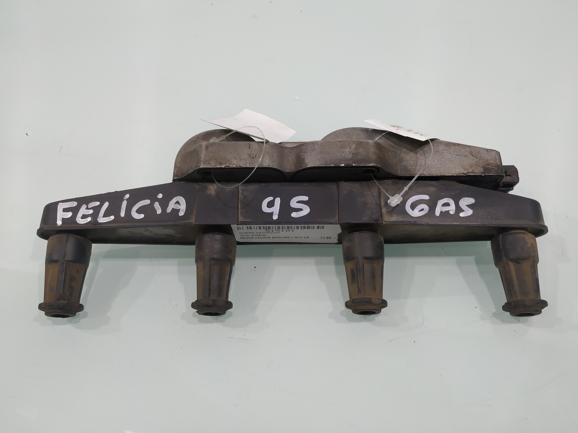 Bobina de encendido 047905104 de Skoda Felicia 1994-1997 - pieza usada