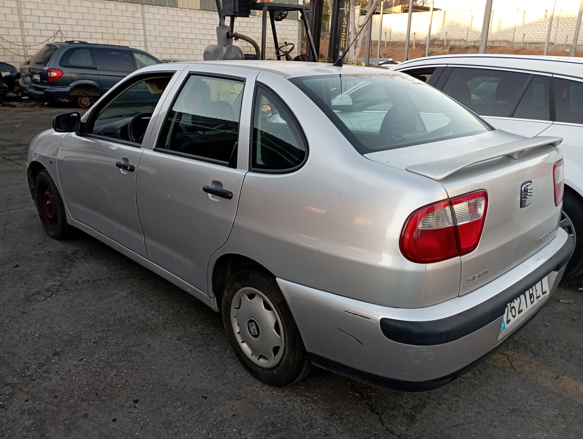 SEAT Cordoba 2 generation (1999-2009) Front Left Seatbelt 6K4857705D 24918984