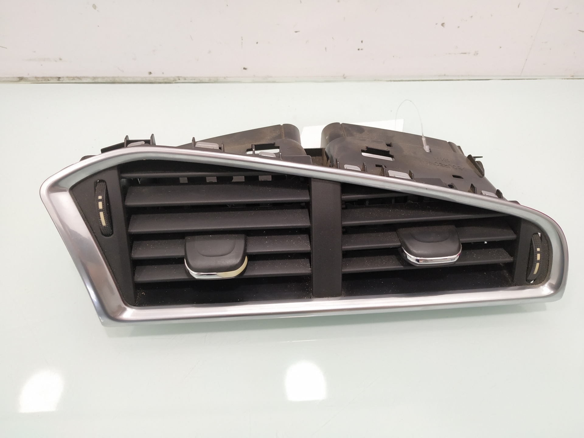 CITROËN DS4 1 generation (2010-2016) Cabin Air Intake Grille 9676609977 24912631