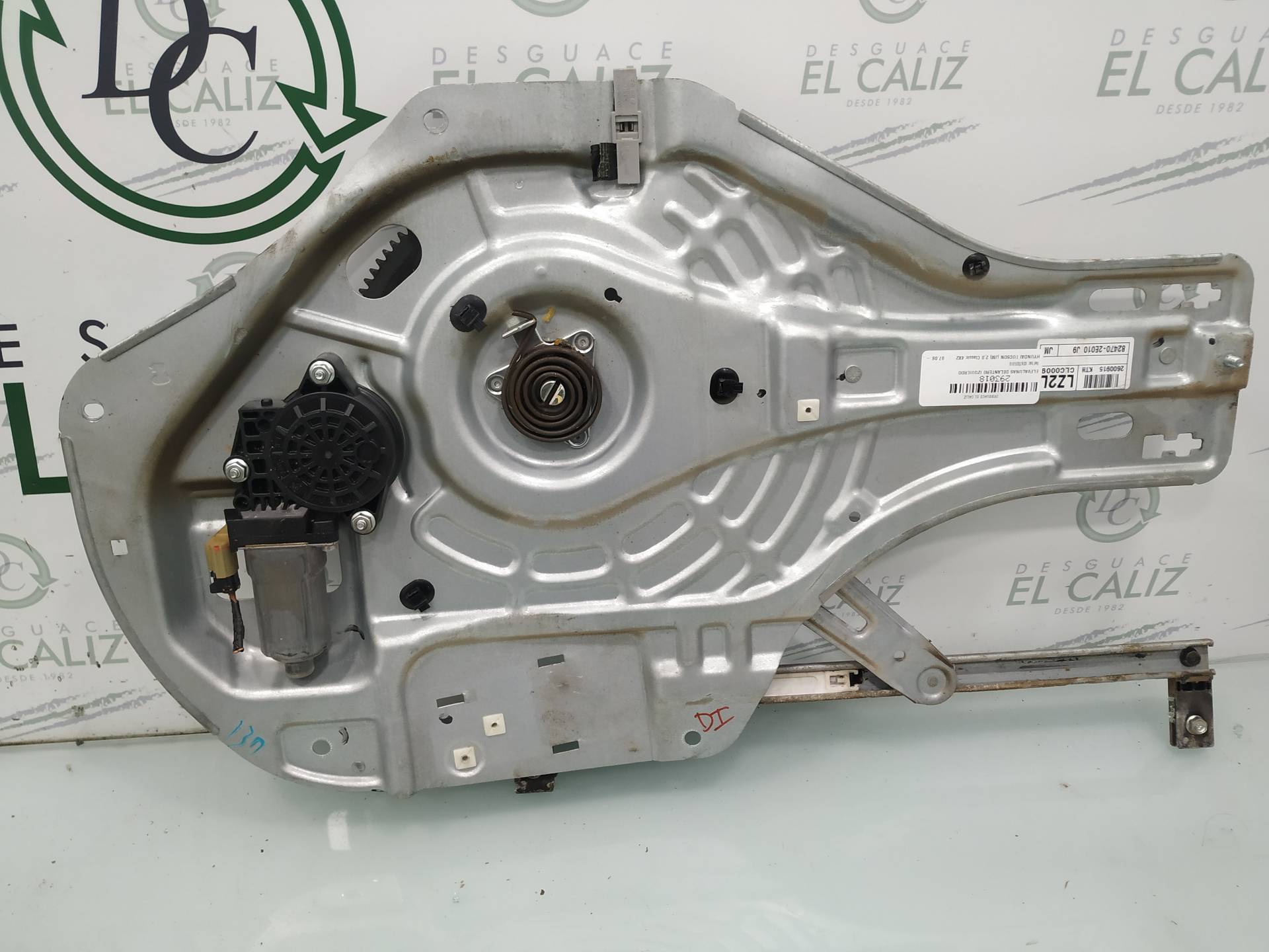 HYUNDAI Tucson 1 generation (2004-2010) Front Left Door Window Regulator 824702E010 18974042