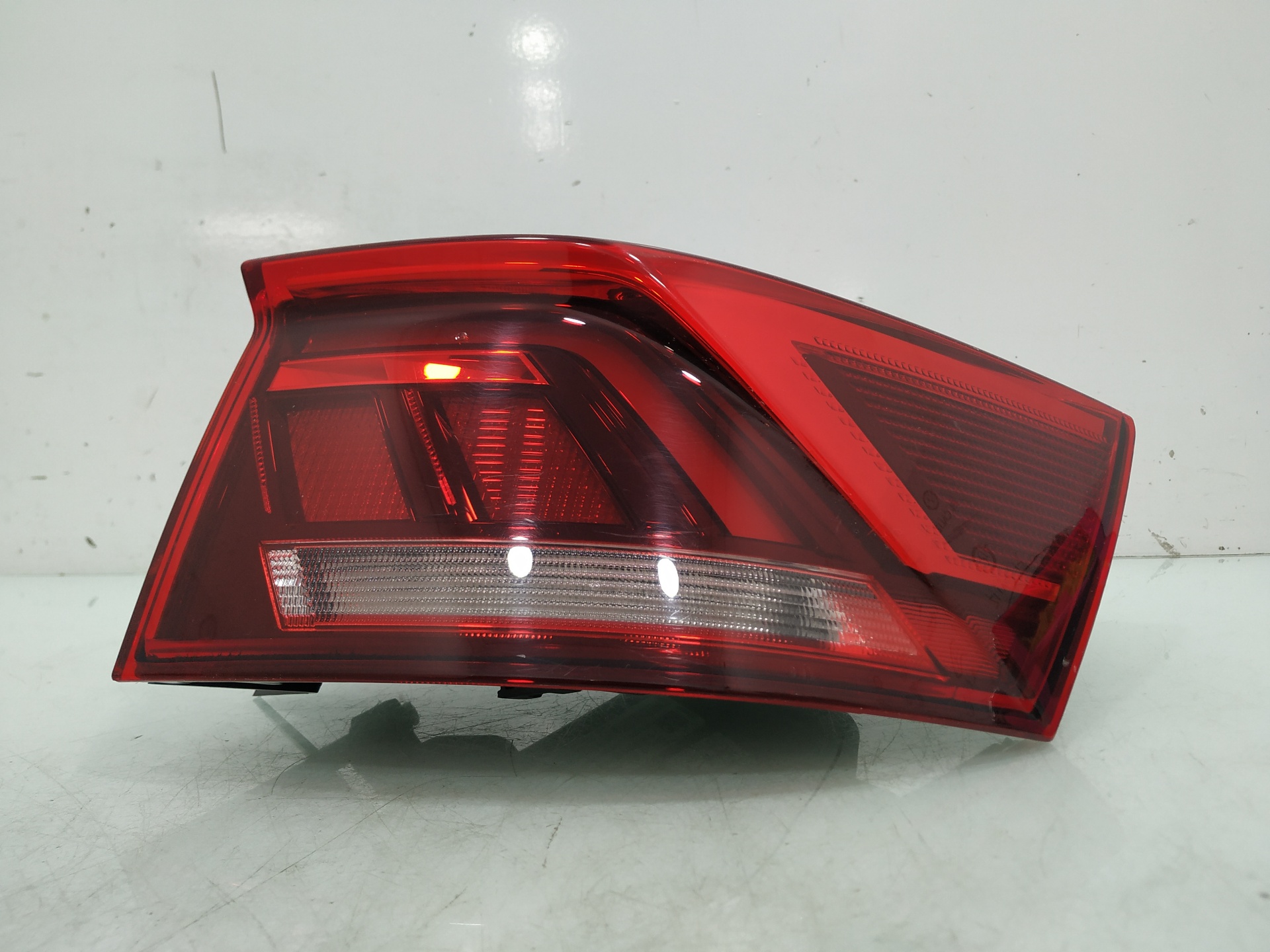 VOLKSWAGEN T-Roc 1 generation (2017-2024) Rear Right Taillight Lamp 2GA945096D 25929761