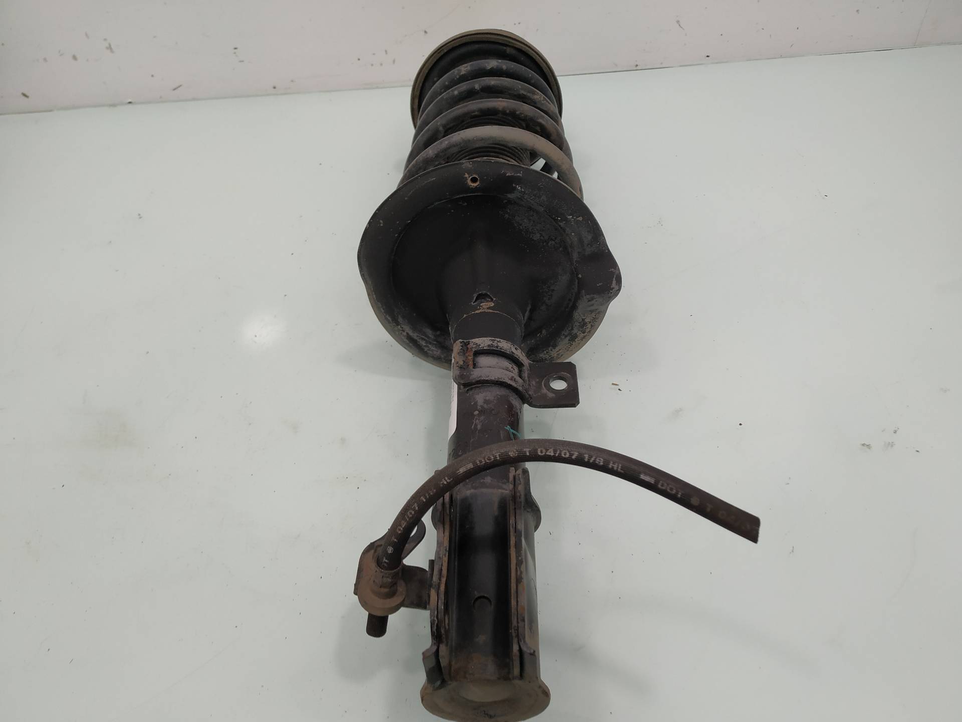 Amortiguador delantero derecho M13A de Suzuki Swift iii (mz, ez) 2005-2010 con 132261 km - pieza usada