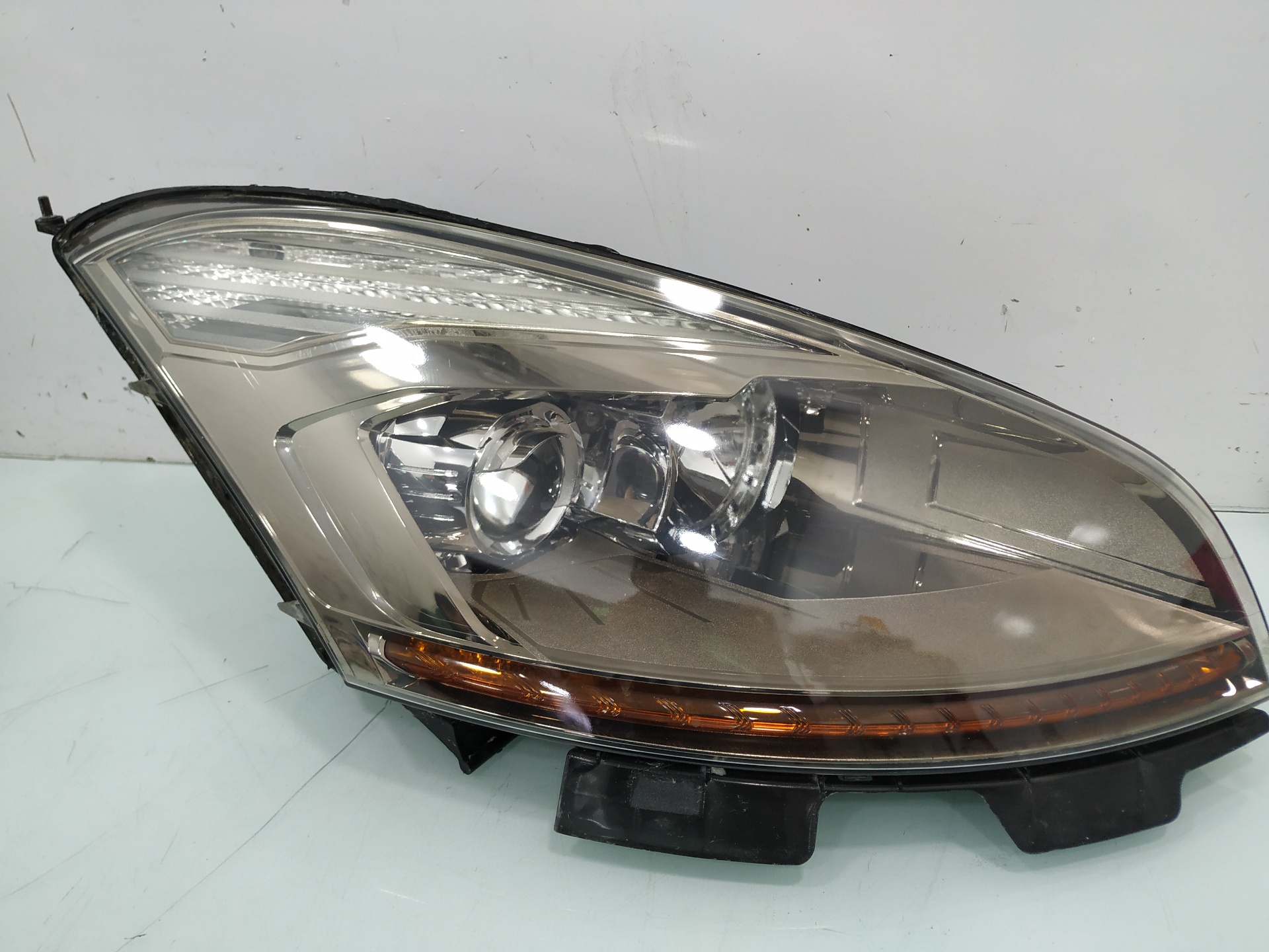 CITROËN C4 Picasso 1 generation (2006-2013) Front Right Headlight 16298400 24916376