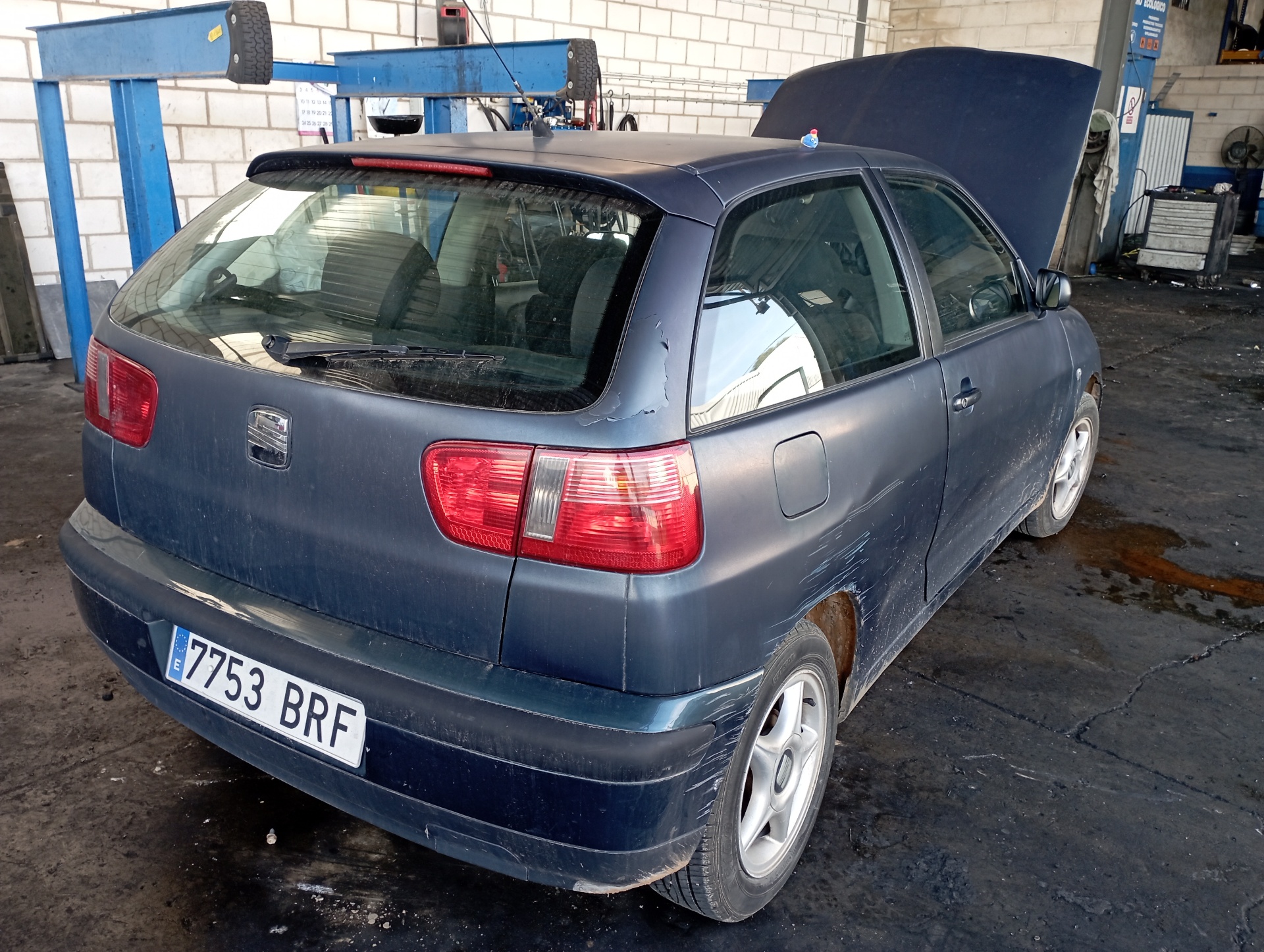SEAT Ibiza 2 generation (1993-2002) Solenoid Valve 1H0906627 24921886