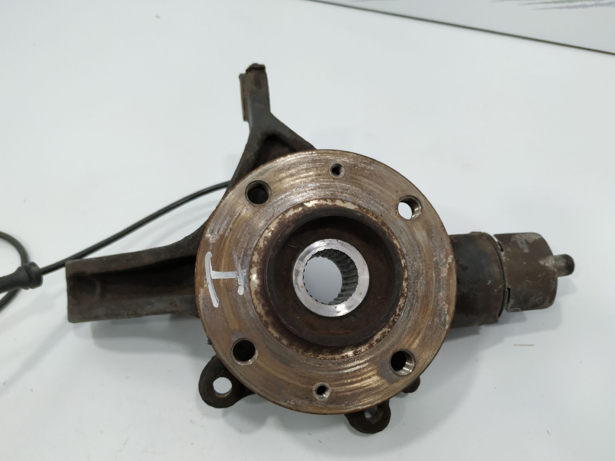 PEUGEOT 307 1 generation (2001-2008) Front Left Wheel Hub 1606630980 18841981