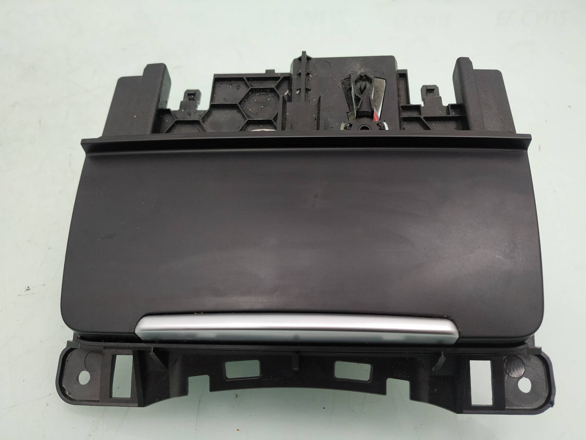 AUDI A5 Sportback B5/8D (1994-2001) Пепельница 8K0857951C 18977904