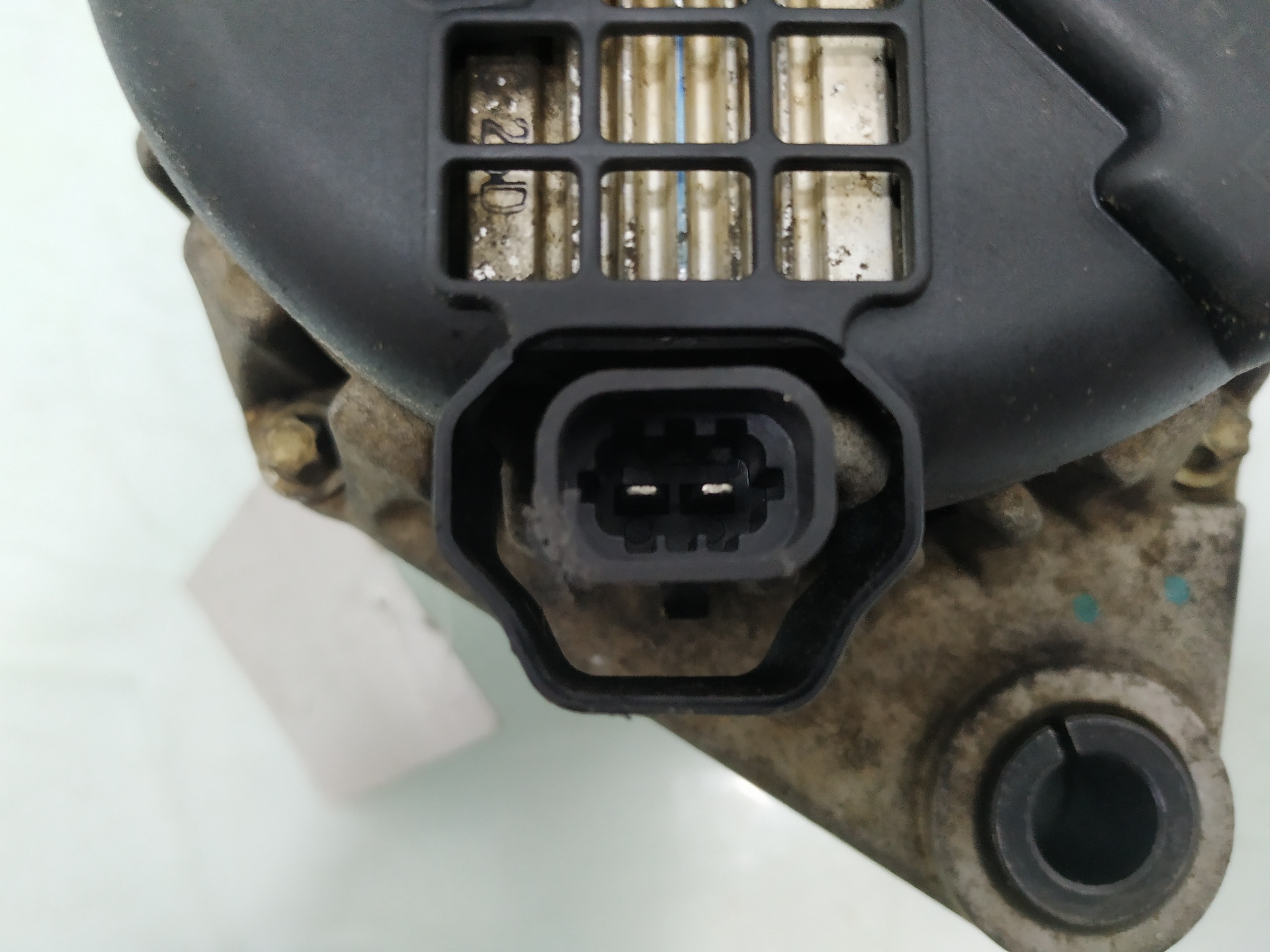Alternador A20DT 13502583 de Opel Insignia a sports tourer (g09) 2008-2012 - pieza usada