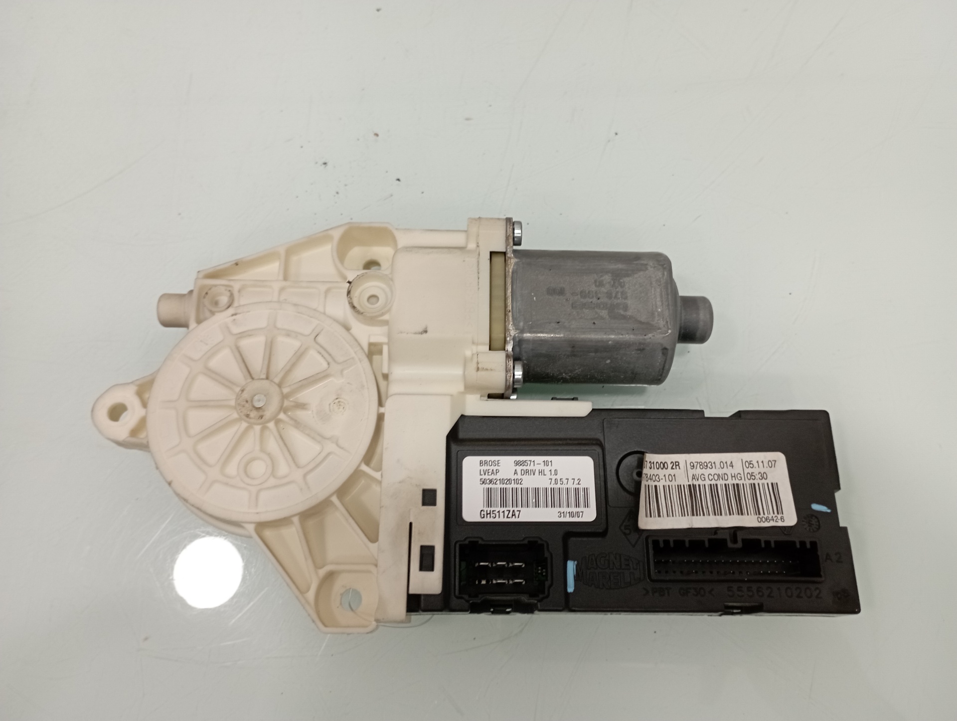 RENAULT Laguna 3 generation (2007-2015) Front Left Door Window Regulator Motor 807310002R 22847542