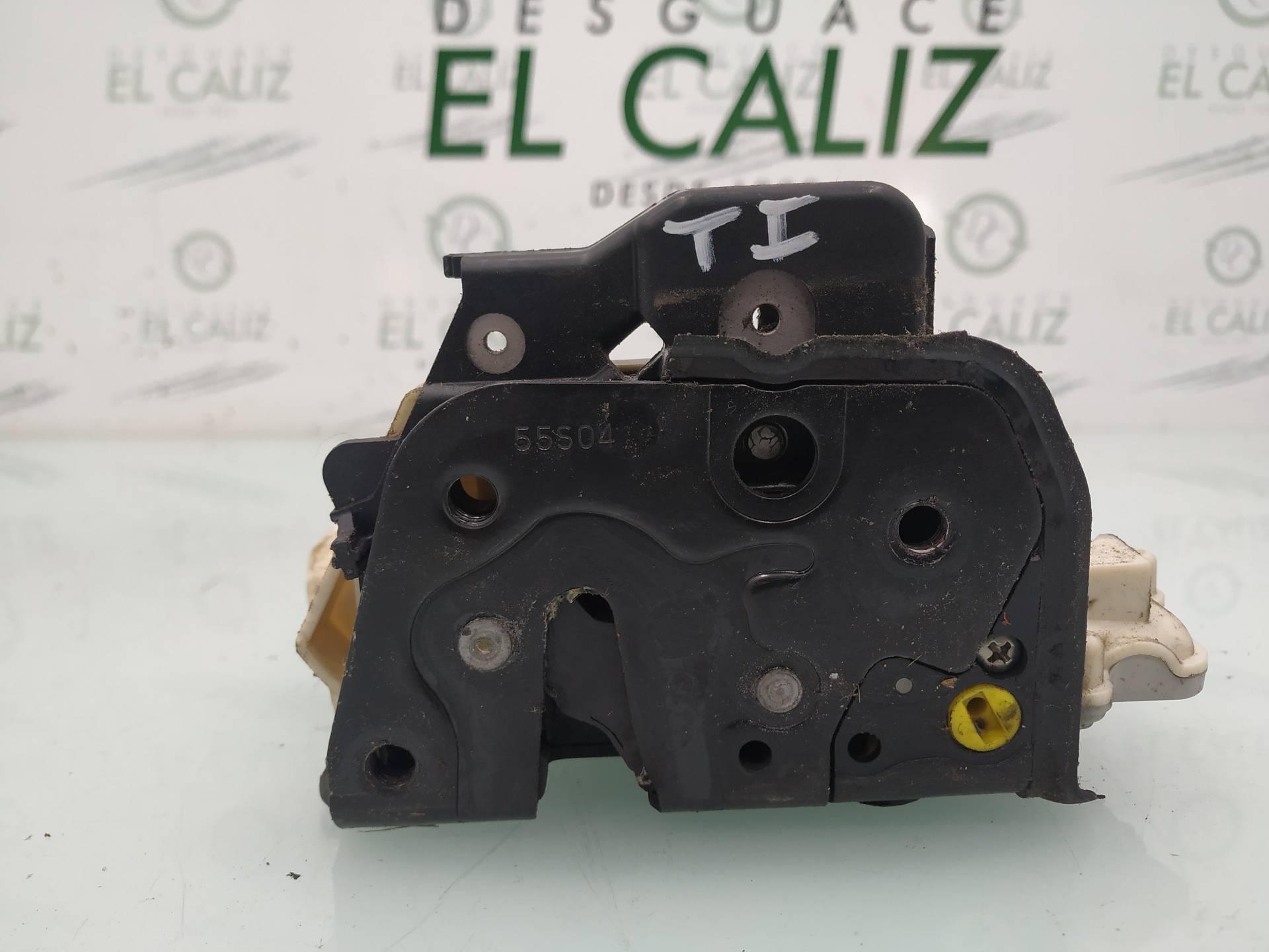 DODGE A6 C6/4F (2004-2011) Замок задней левой двери 4F0839015 18940044