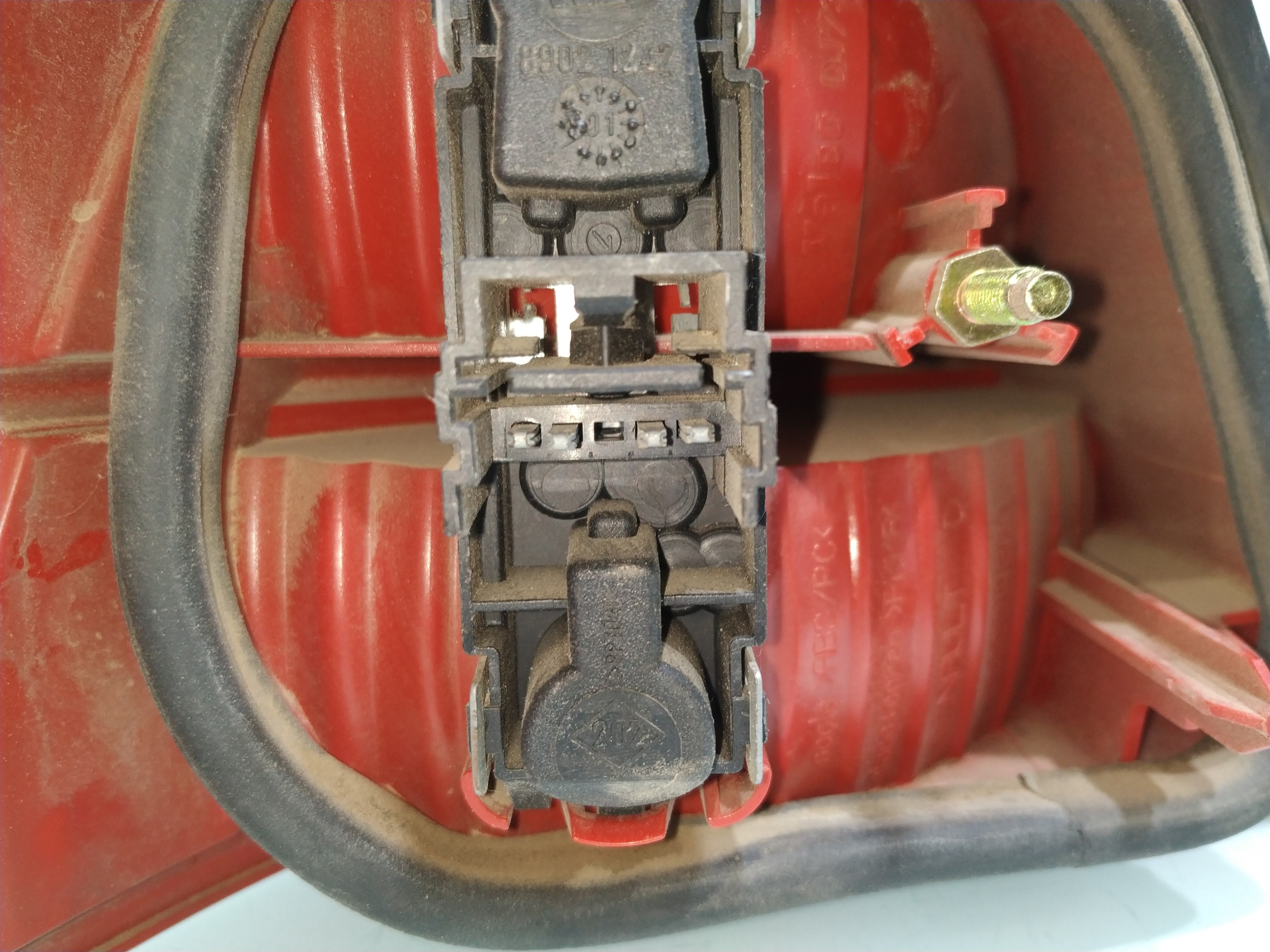 Scheinwerfer hinten rechts G9T600 8200014360 de Renault Vel satis 2004-0 con 119000 km - pieza usada