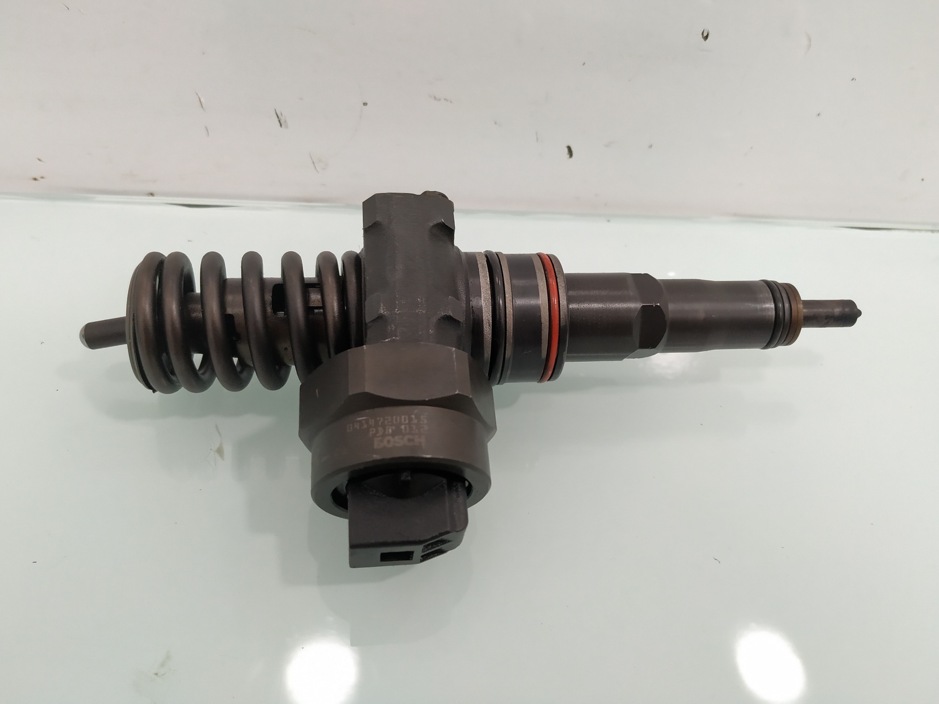 VOLKSWAGEN Bora 1 generation (1998-2005) Injector de combustibil 038130073J 19077755