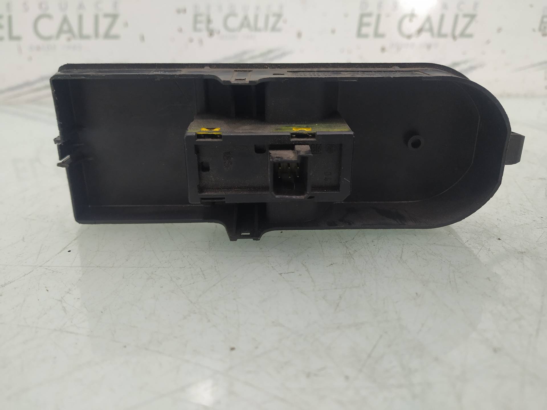 OPEL Astra J (2009-2020) Front Right Door Window Switch 13183675 19153336