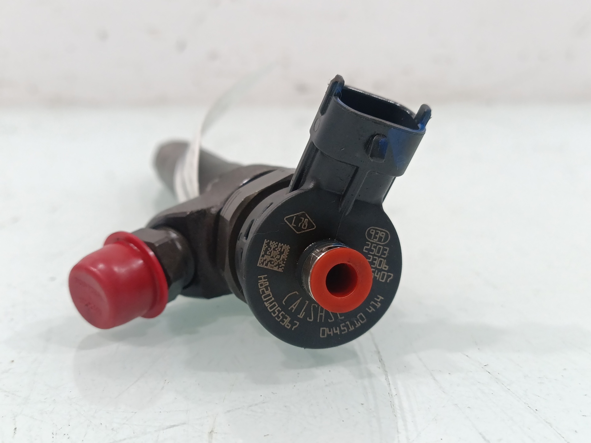 Iniettore 0445110414 de Opel Vivaro b 2014-2020 - pieza usada