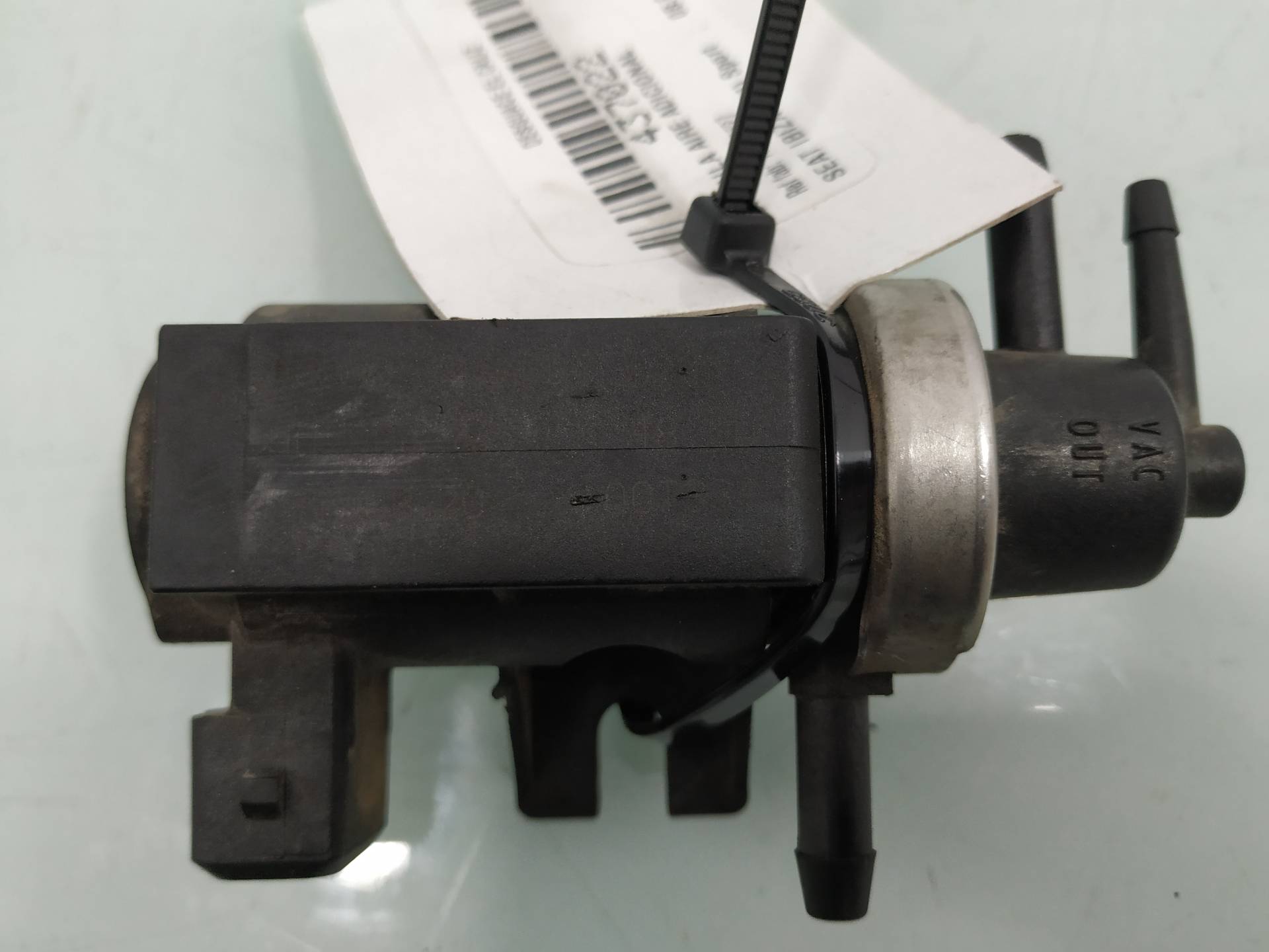 SEAT Cordoba 1 generation (1993-2003) Solenoid Valve 1H0906627 19197802