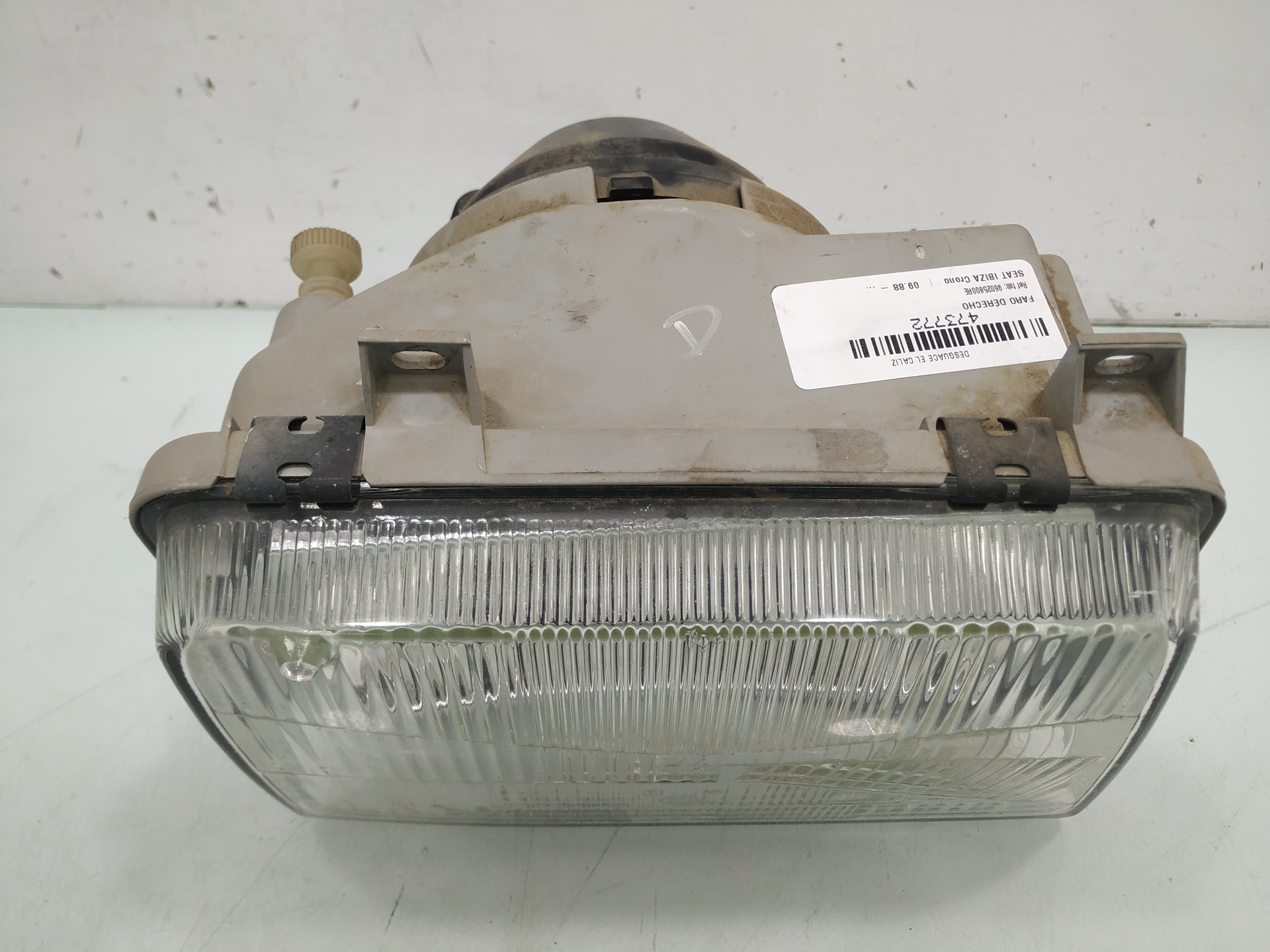 SEAT Ibiza 1 generation (1984-1993) Front Right Headlight 96025800RE 24862594