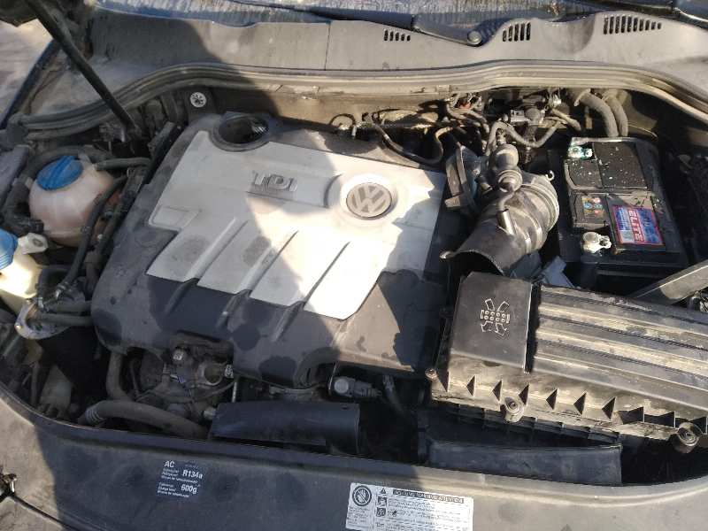 VOLKSWAGEN Passat B6 (2005-2010) Egyéb motortéralkatrészek 3C0199855J 19131468