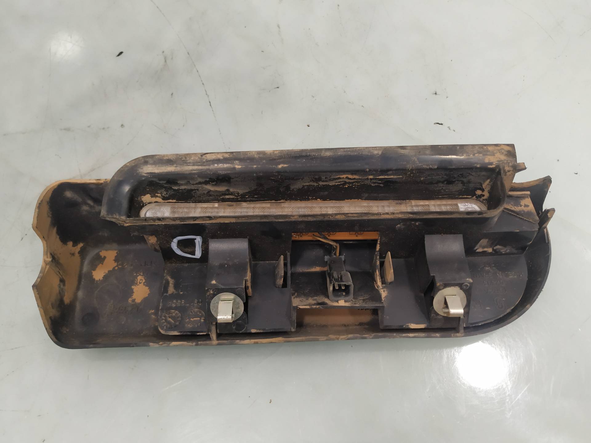 Luz central de freno Z13DTJ 09179554 de Opel Combo tour 2004-2011 75 CV con 163399 km - pieza usada