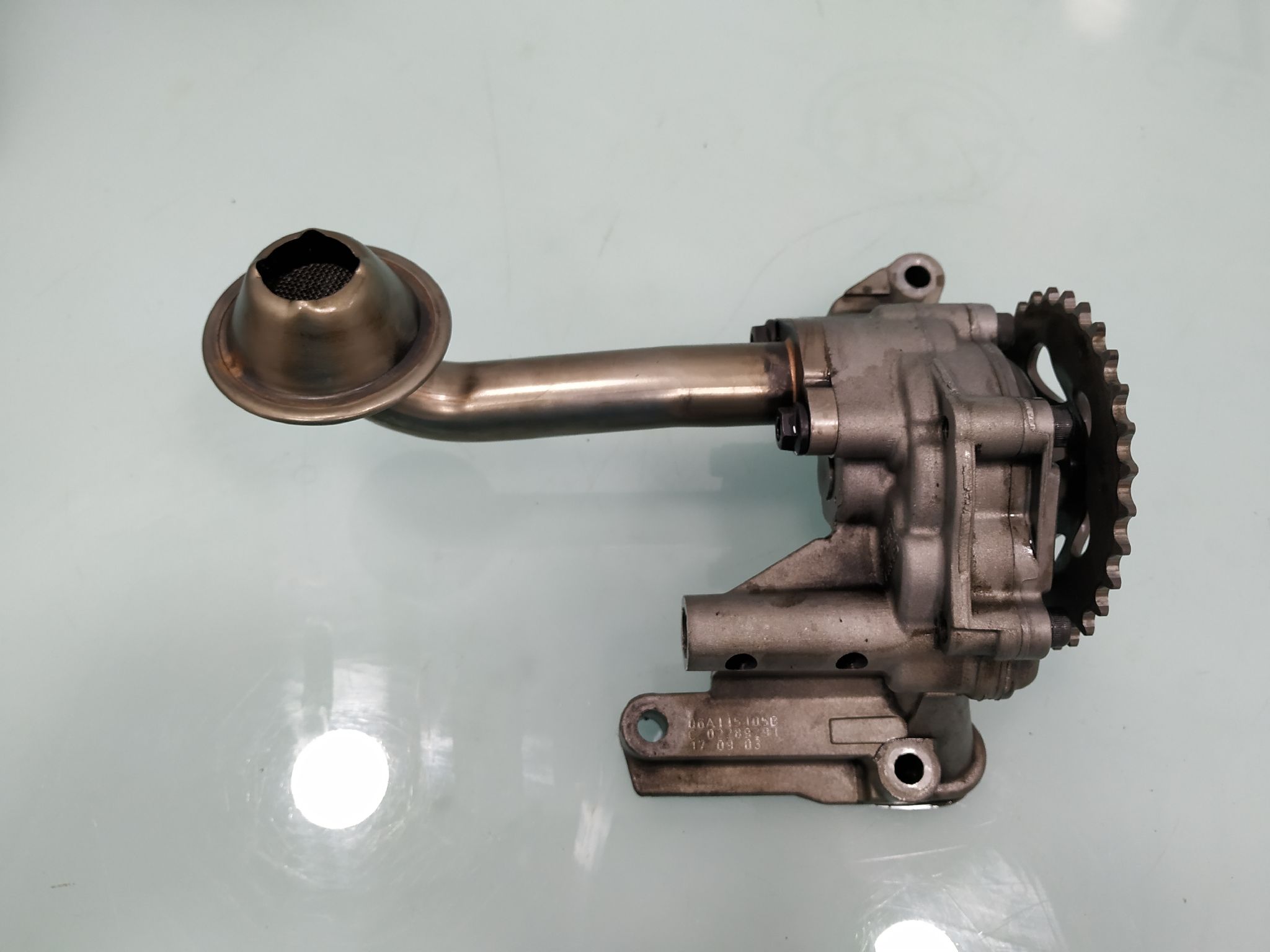 SEAT Cordoba 2 generation (1999-2009) Oil Pump 06A115105B 18856316