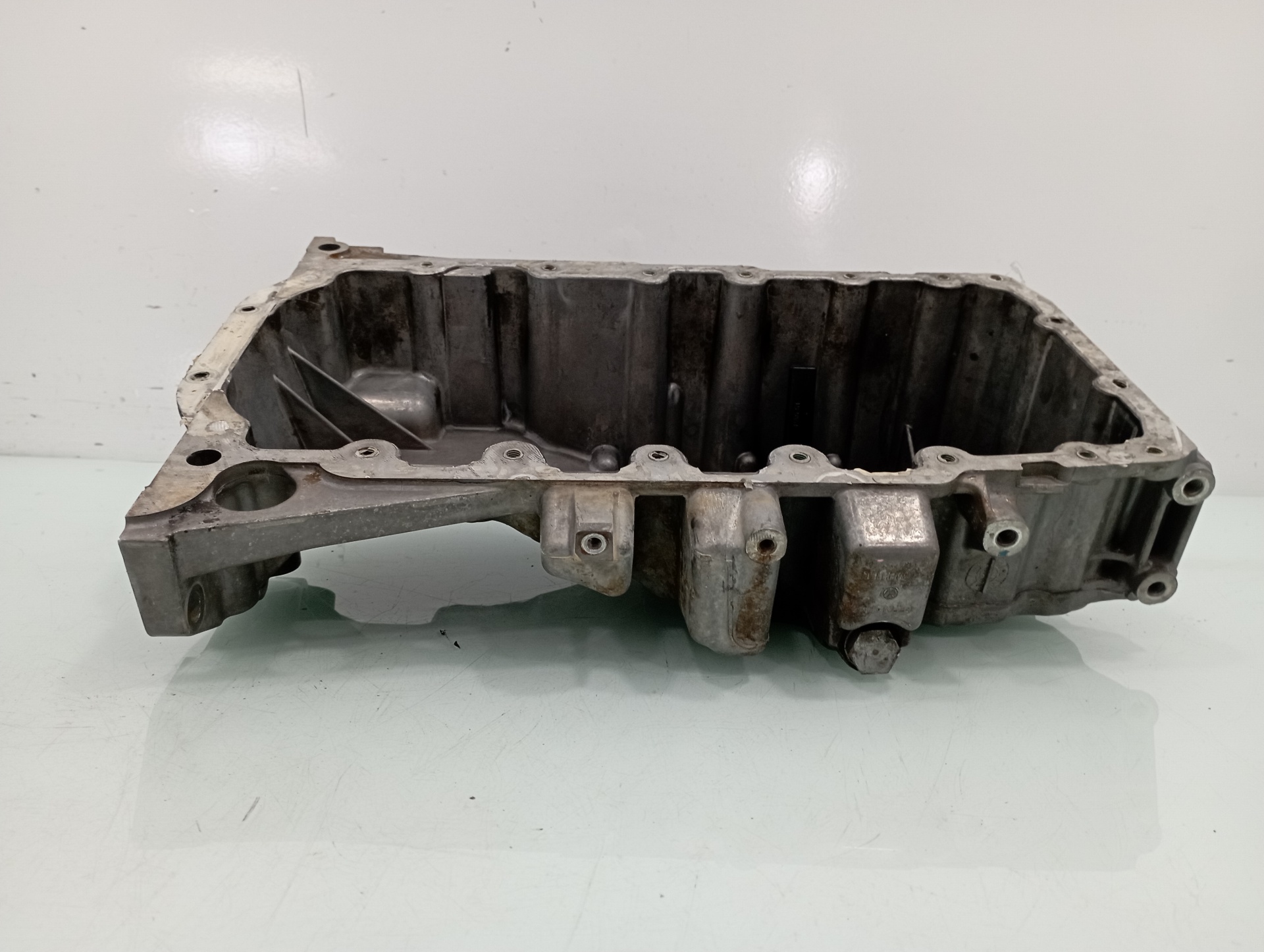 AUDI A4 B6/8E (2000-2005) Crankcase 03G103603J 19112066