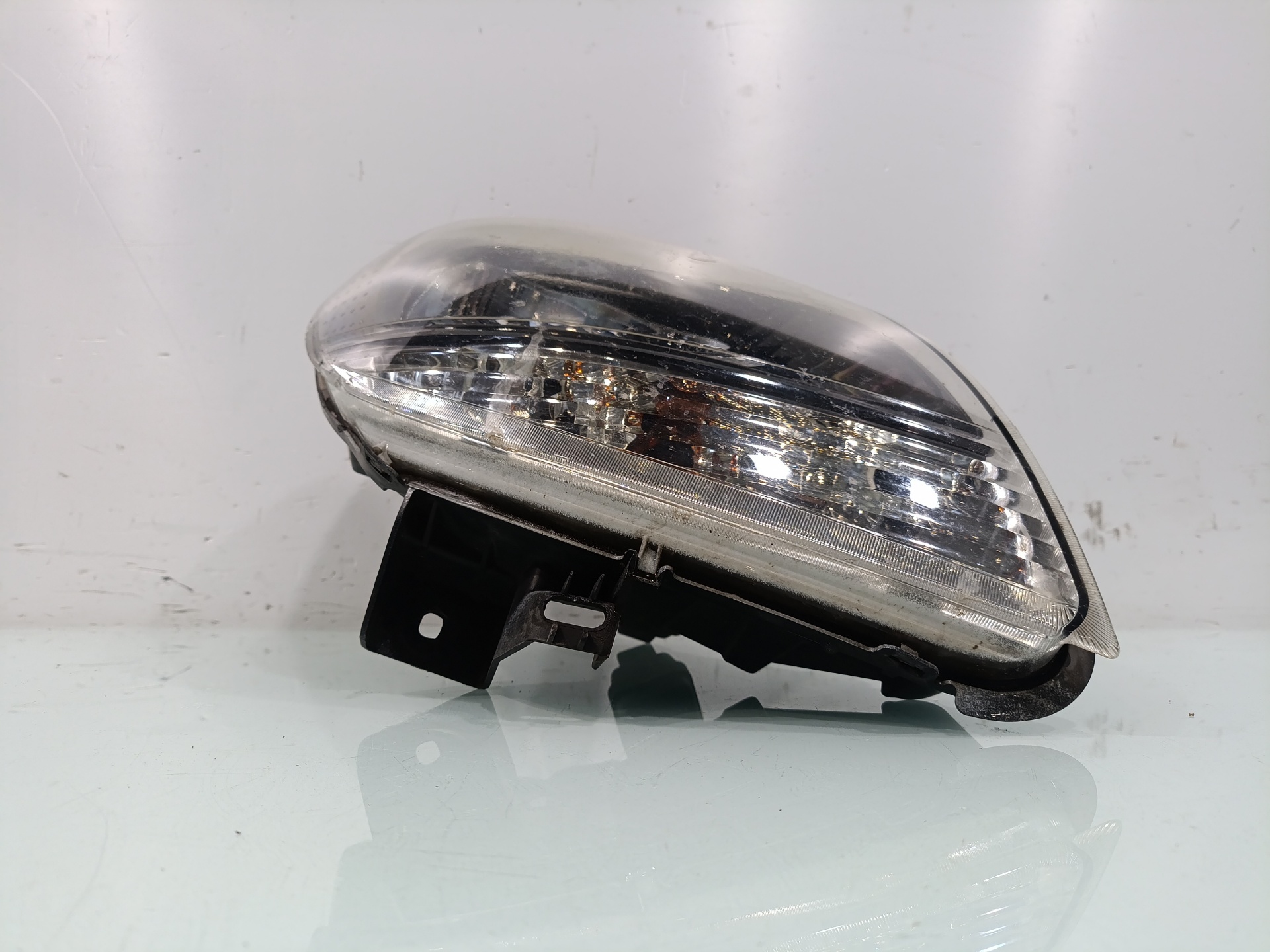 Faro derecho 8200444260 de Renault Kangoo (kc0/1_) 2005-0 - pieza usada
