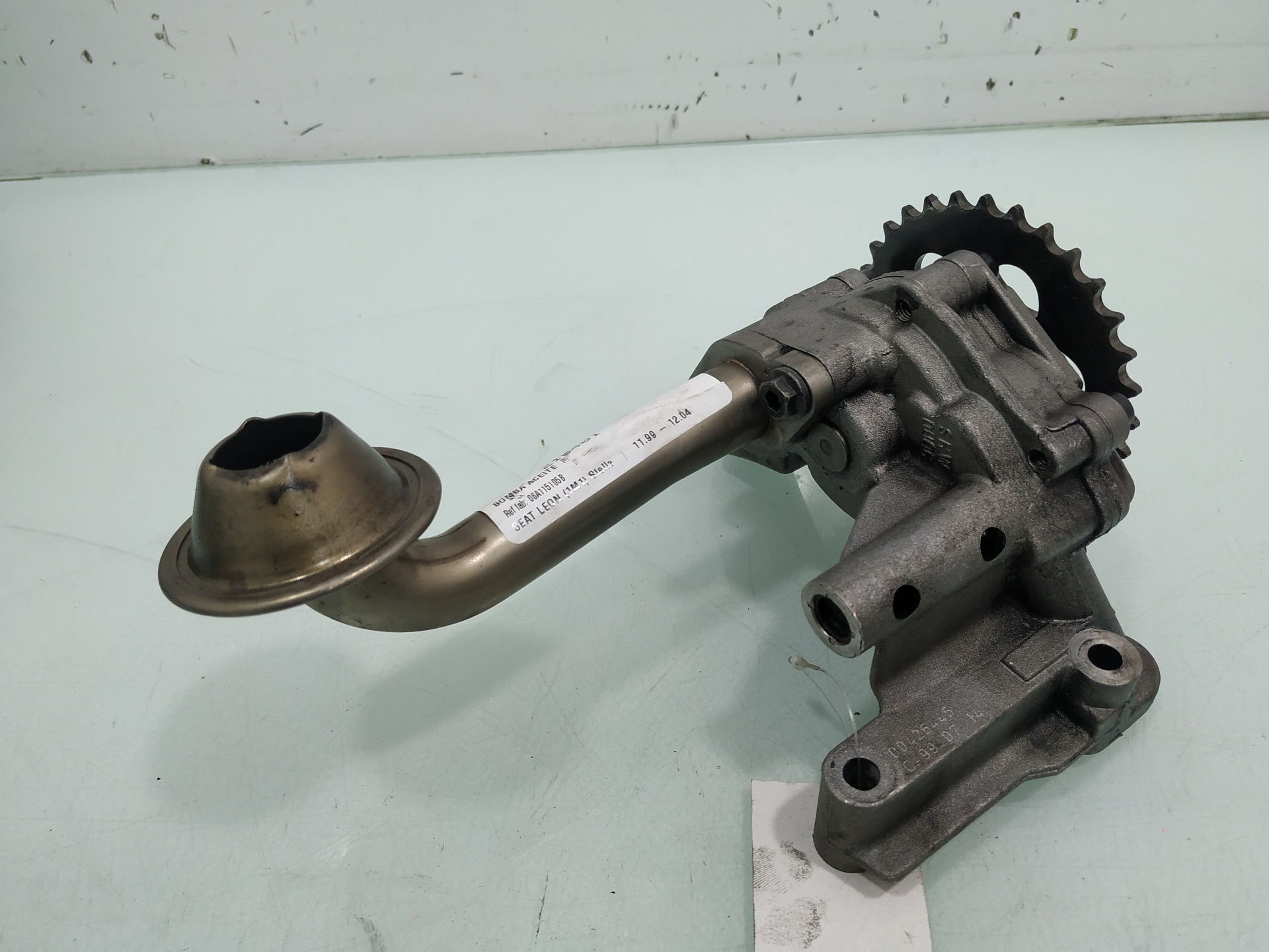 SEAT Leon 1 generation (1999-2005) Oil Pump 06A115105B 18874246