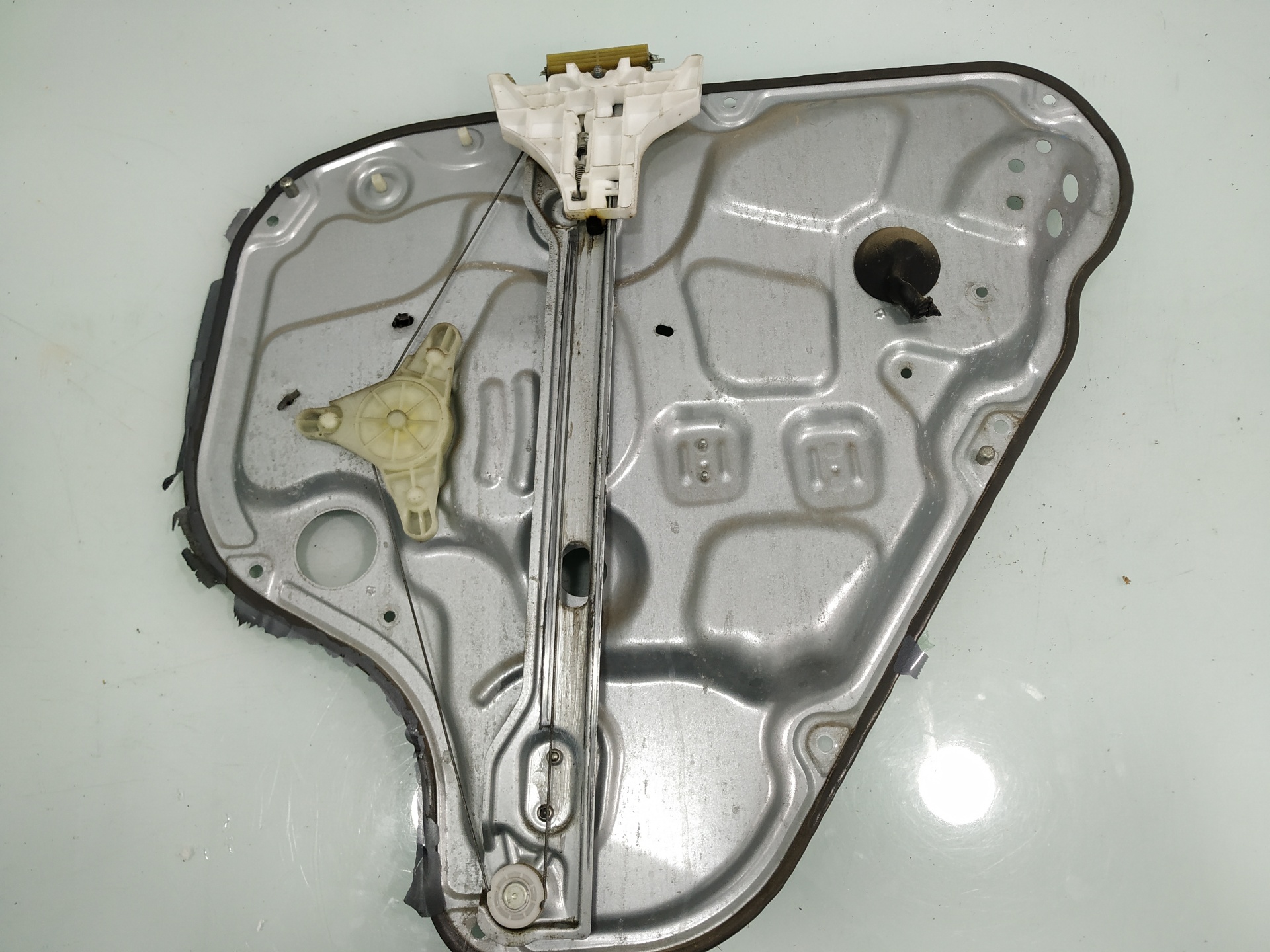 HYUNDAI i30 FD (1 generation) (2007-2012) Vasemman takaoven ikkunannostin 834702R050 24916444