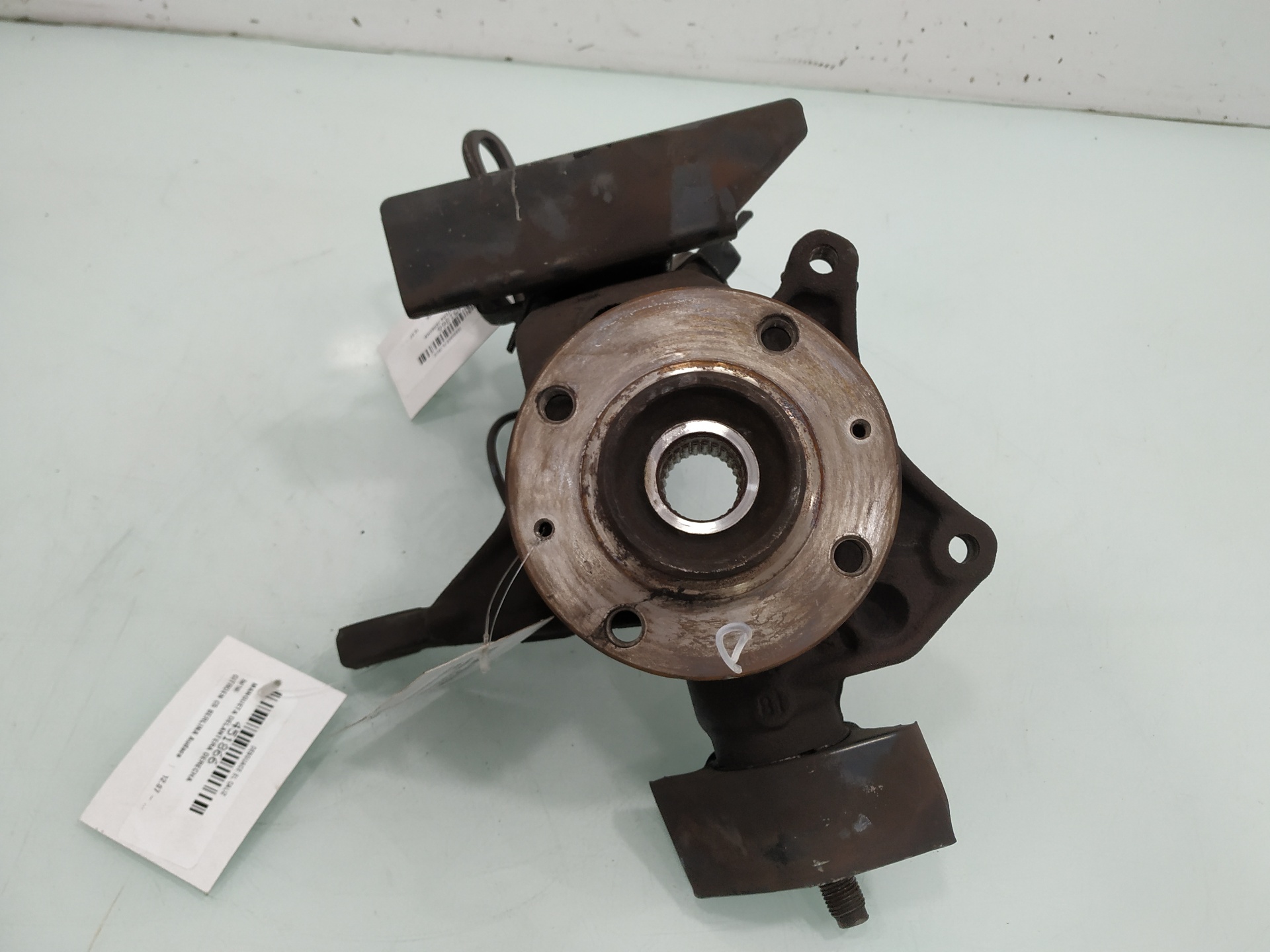 CITROËN C5 1 generation (2001-2008) Front Right Wheel Hub 21068232