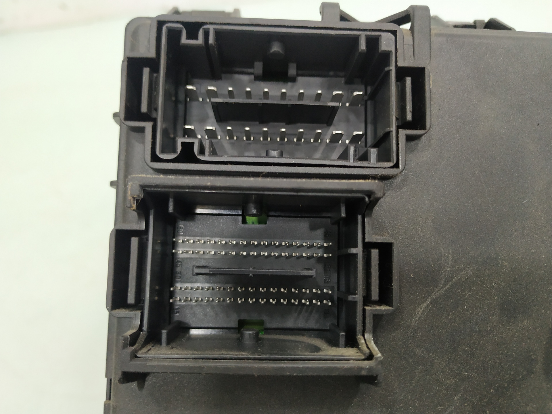 OPEL Corsa D (2006-2020) Fuse Box 13279900 25929704