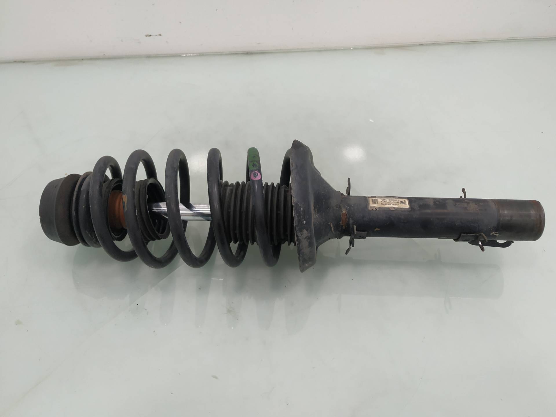 CHEVROLET Bora 1 generation (1998-2005) Front Right Shock Absorber 1J0413031T 19033677