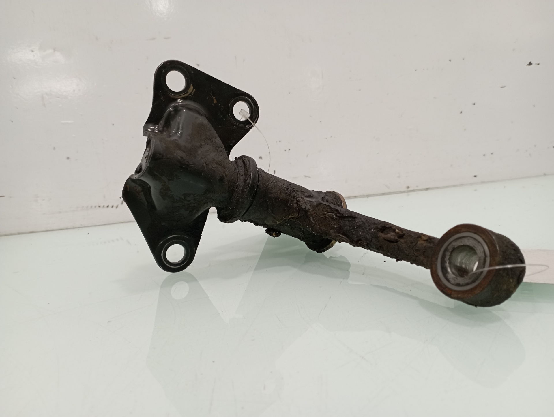 VOLVO Terrano 2 generation (1993-2006) Steering tie rod end 24911084