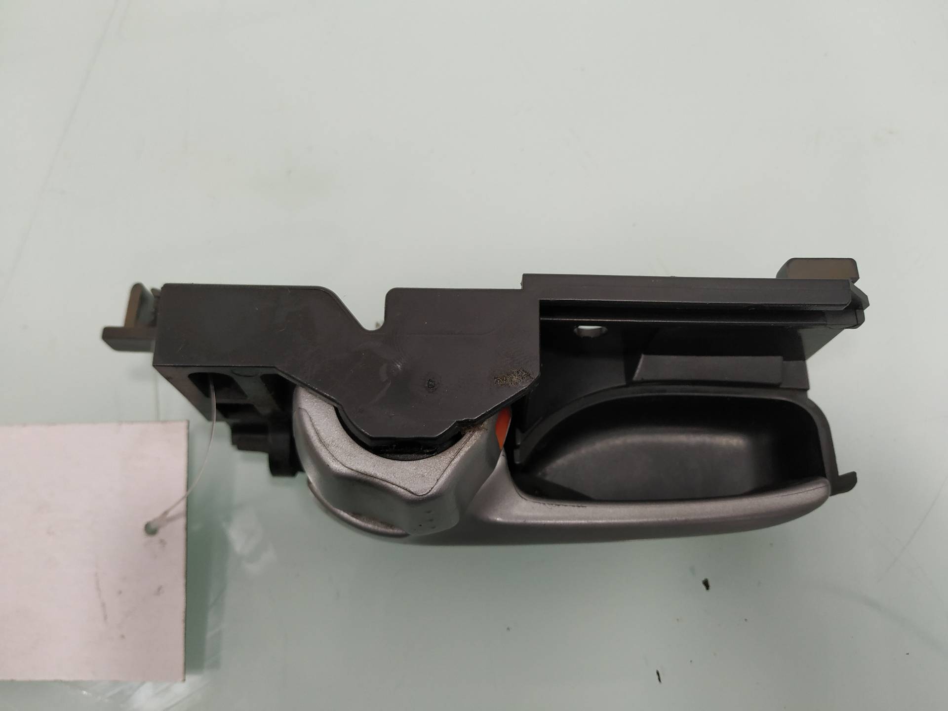 Maneta interior delantera izquierda M13A 8313062J10BWL de Suzuki Swift iii (mz, ez) 2005-2010 con 132261 km - pieza usada