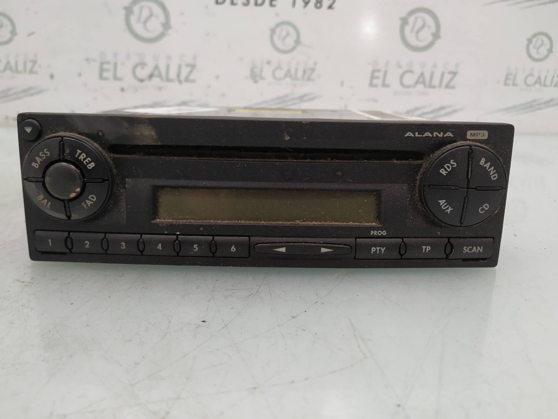 SEAT Cordoba 2 generation (1999-2009) Music Player Without GPS 6L0035186C 18984453