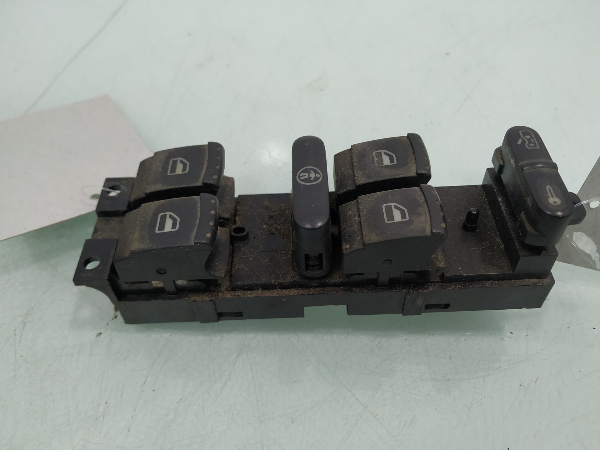 VOLKSWAGEN Golf 4 generation (1997-2006) Front Left Door Window Switch 1J4959857B 24920655