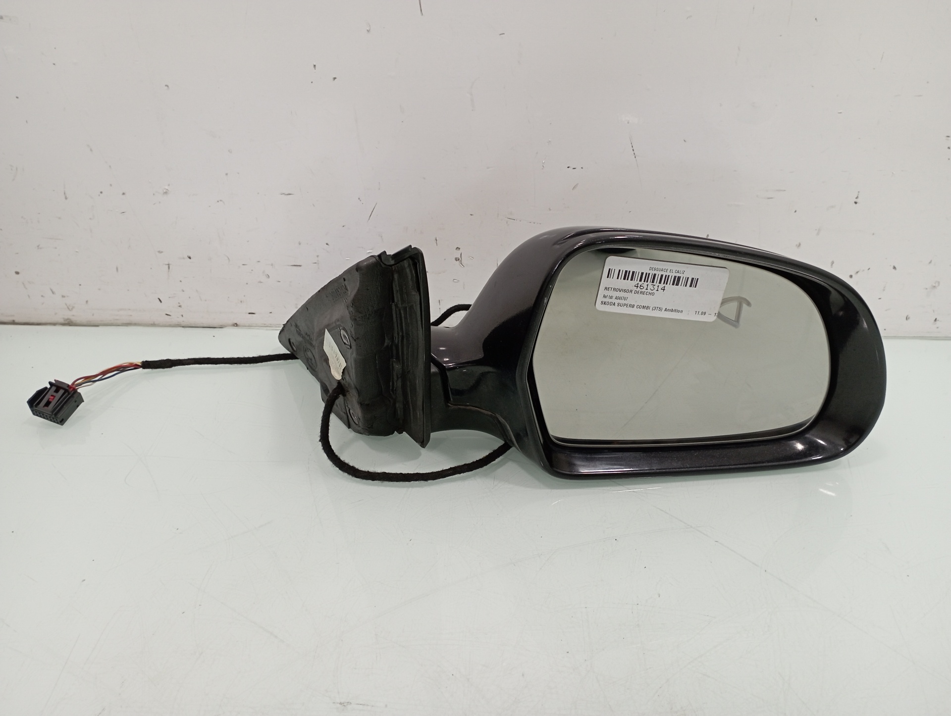 SKODA Yeti 1 generation (2009-2018) Right Side Wing Mirror A046767 22852500