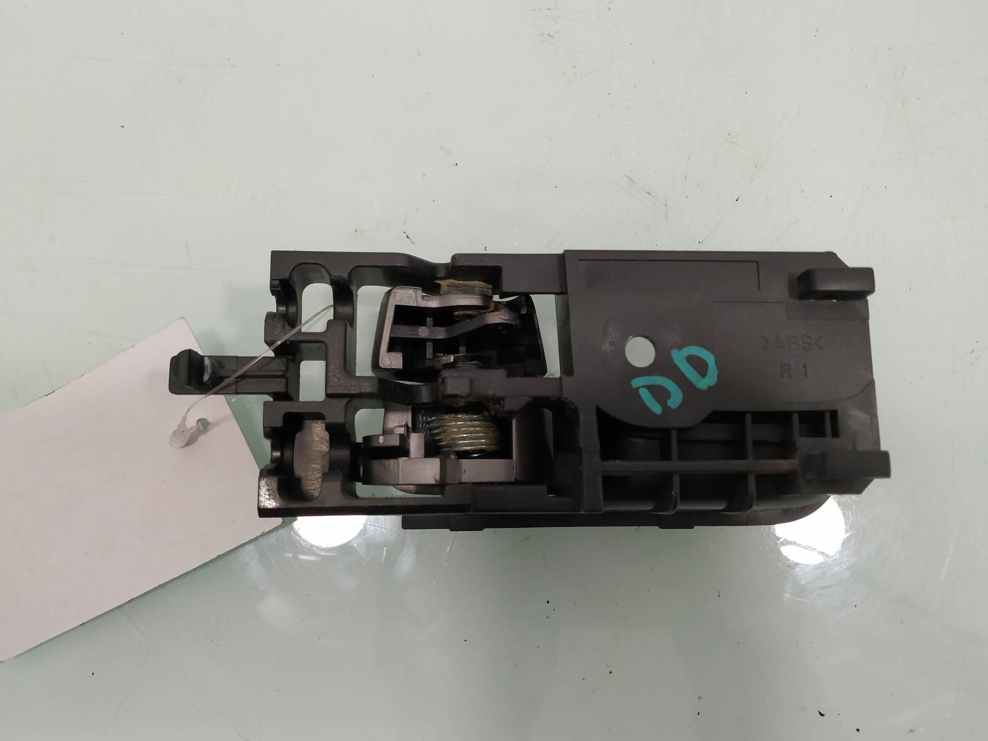 Maneta interior delantera derecha M13A 8311062J10BWL de Suzuki Swift iii (mz, ez) 2005-2010 con 132261 km - pieza usada