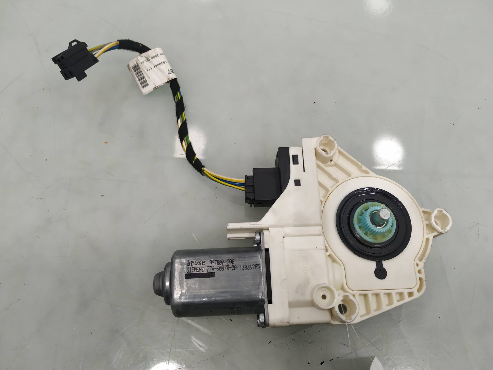 AUDI A6 C6/4F (2004-2011) Rear Left Door Window Control Motor 4F0959801C 19030813