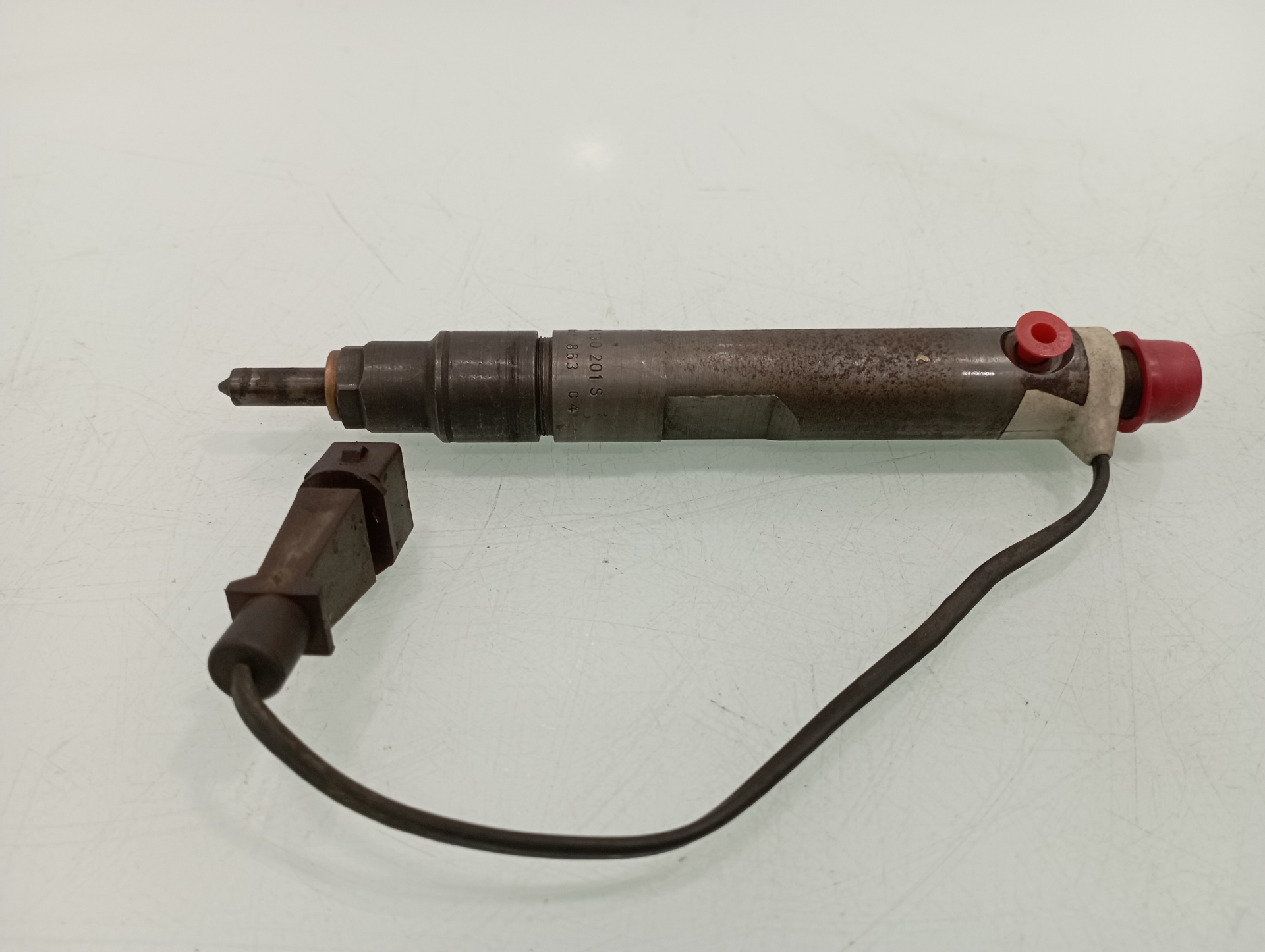 VOLKSWAGEN Passat B5 (1996-2005) Injecteur de carburant 028130201S 19195296