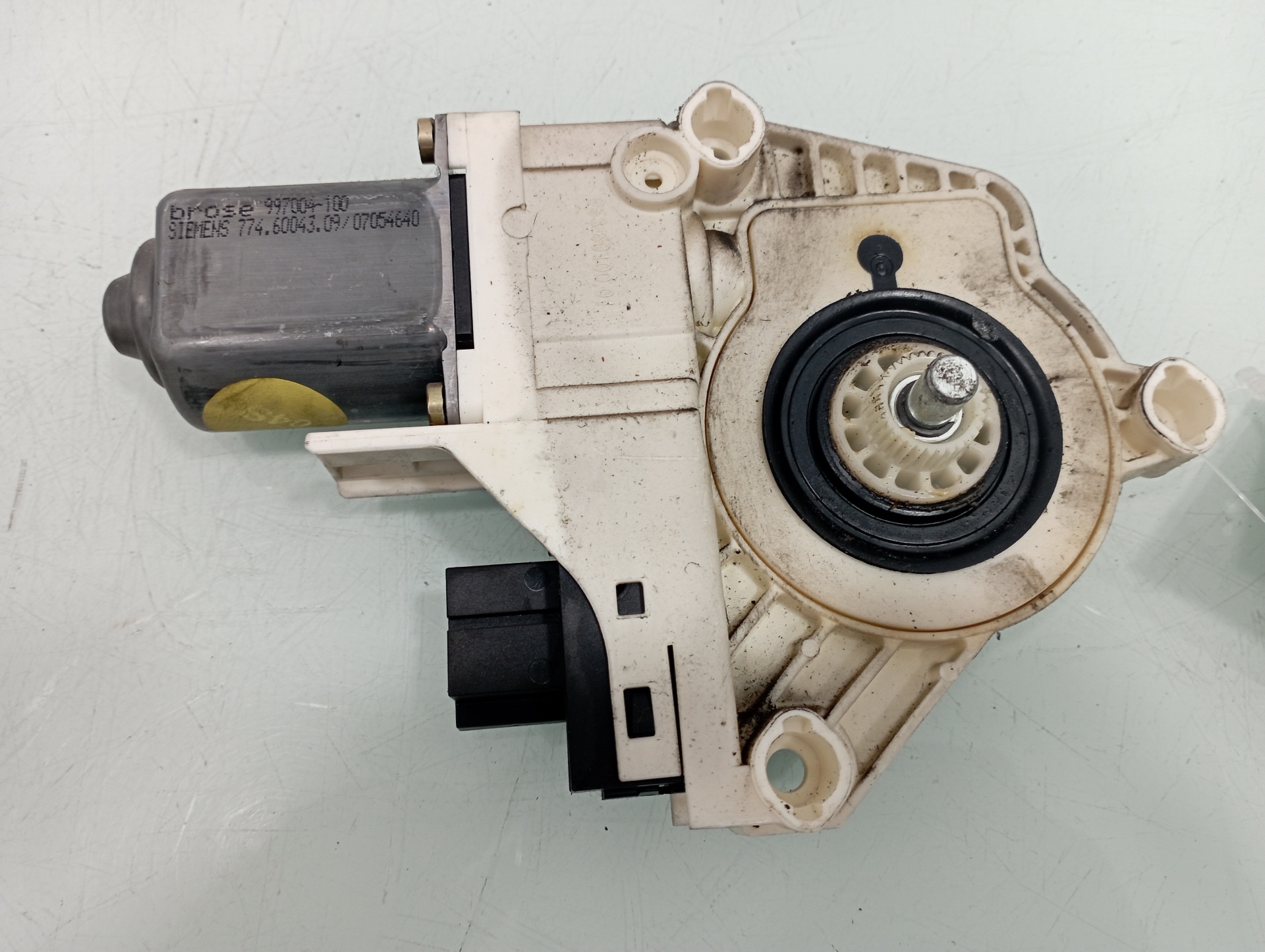 AUDI A6 C6/4F (2004-2011) Rear Right Door Window Control Motor 4F0959802A 19199342