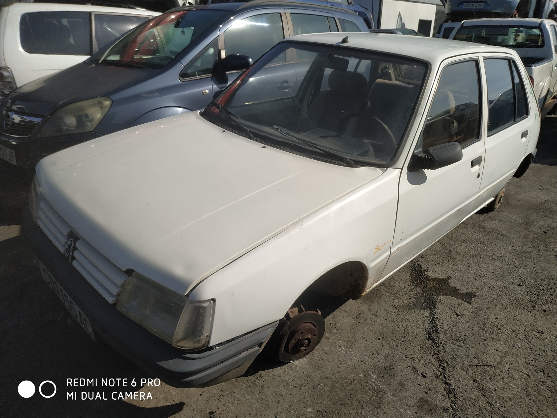 PEUGEOT 205 1 generation (1983-1998) Højre side solskærm 19155541