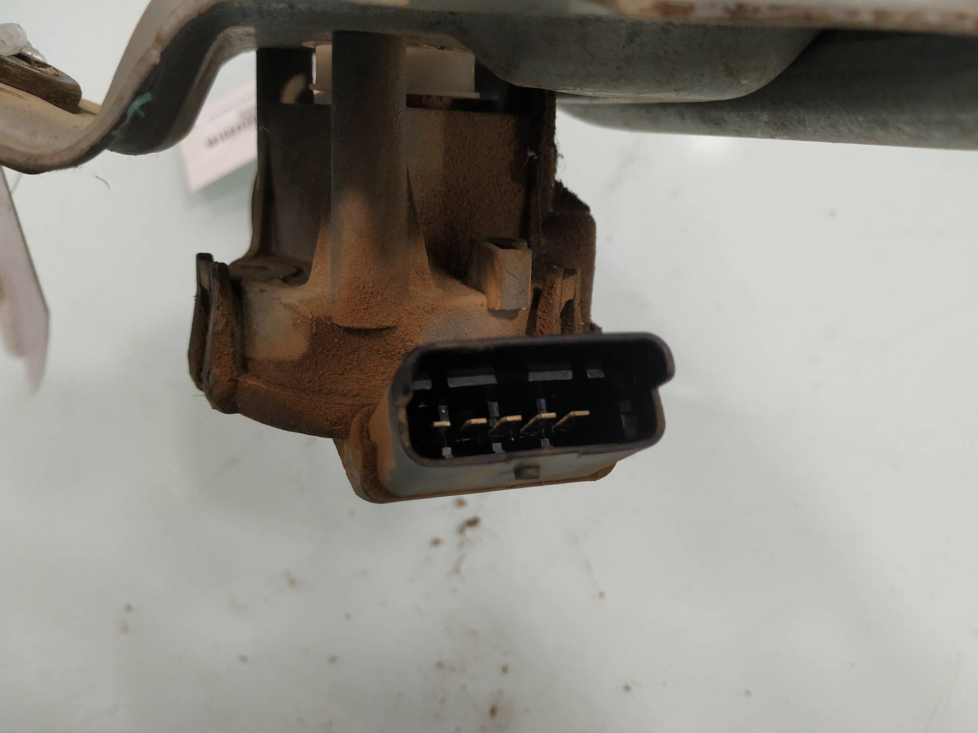 Motor limpia delantero K9K714 8200122345D de Renault Kangoo 2003-0 con 196589 km - pieza usada
