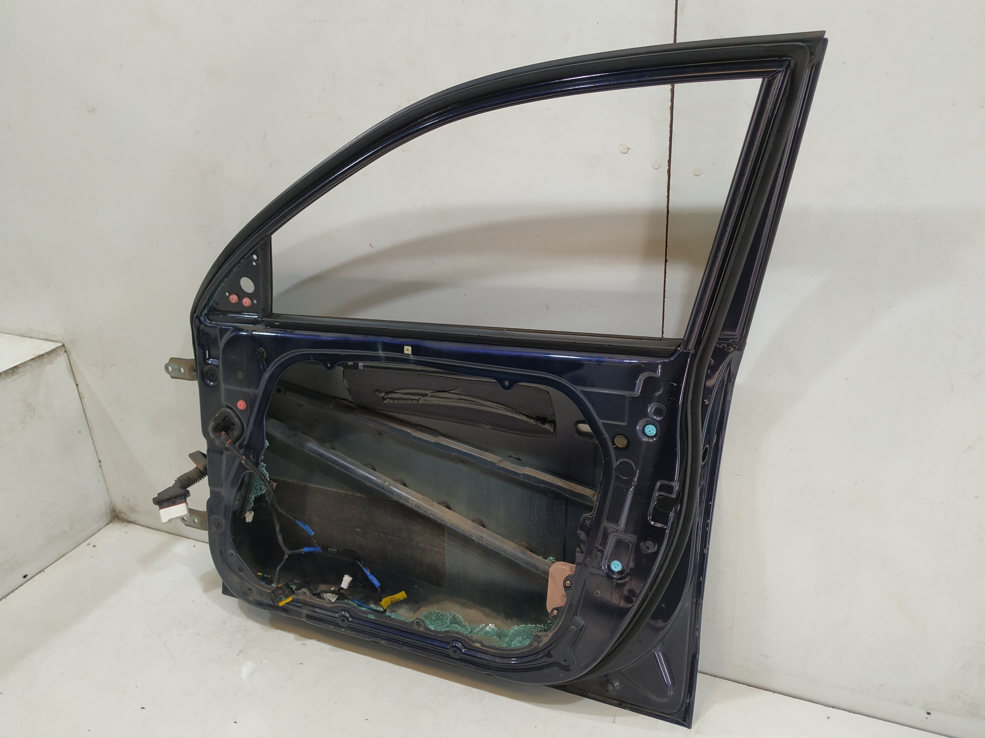 HYUNDAI i30 FD (1 generation) (2007-2012) Priekinės dešinės durys 24915383