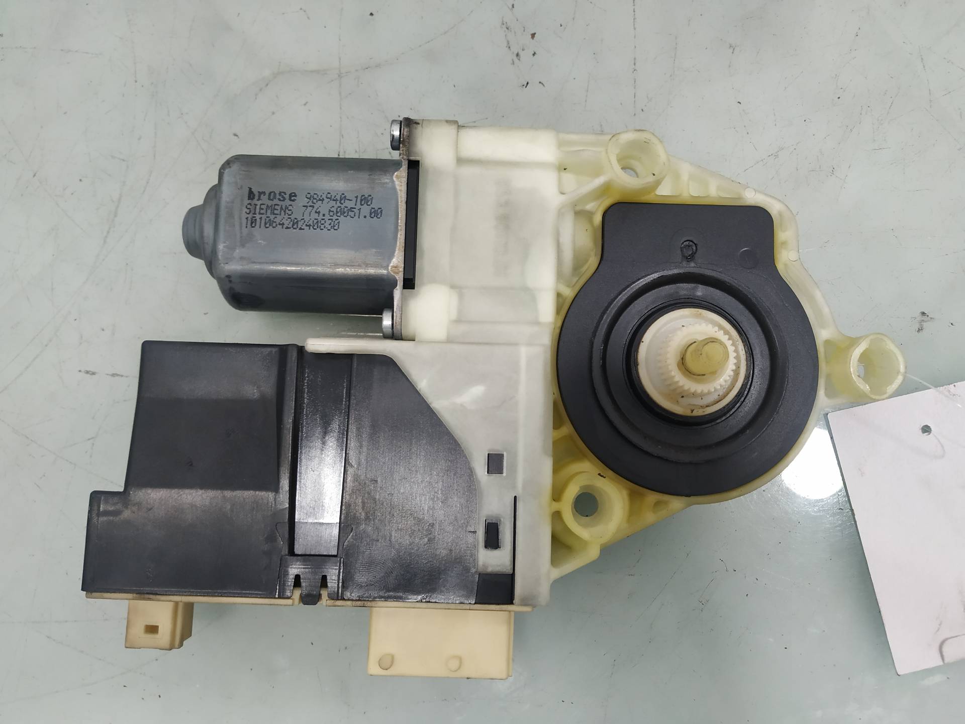 CITROËN C4 1 generation (2004-2011) Front Right Door Window Control Motor 9681574880 19044518