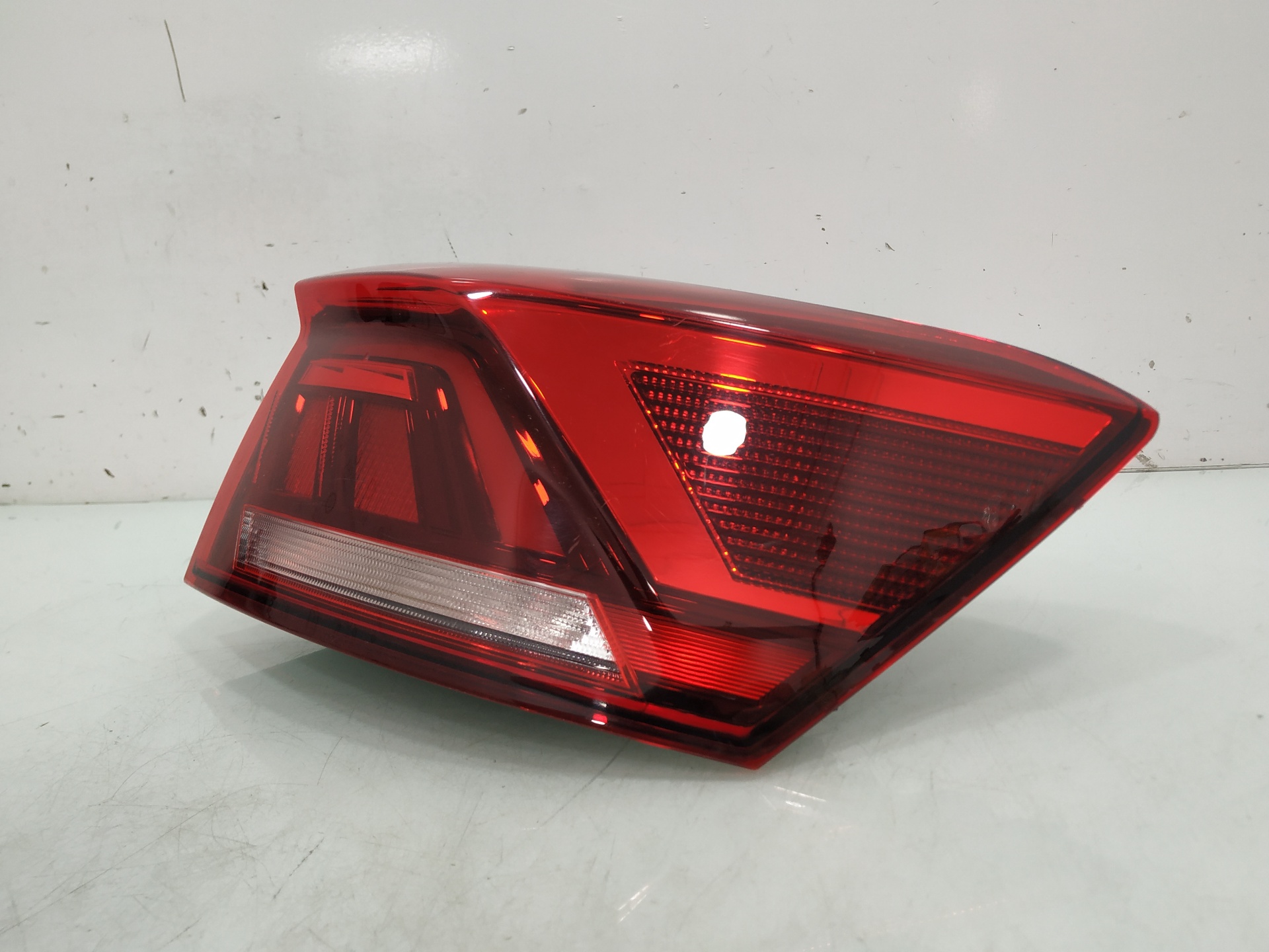 VOLKSWAGEN T-Roc 1 generation (2017-2024) Rear Right Taillight Lamp 2GA945096D 25929761