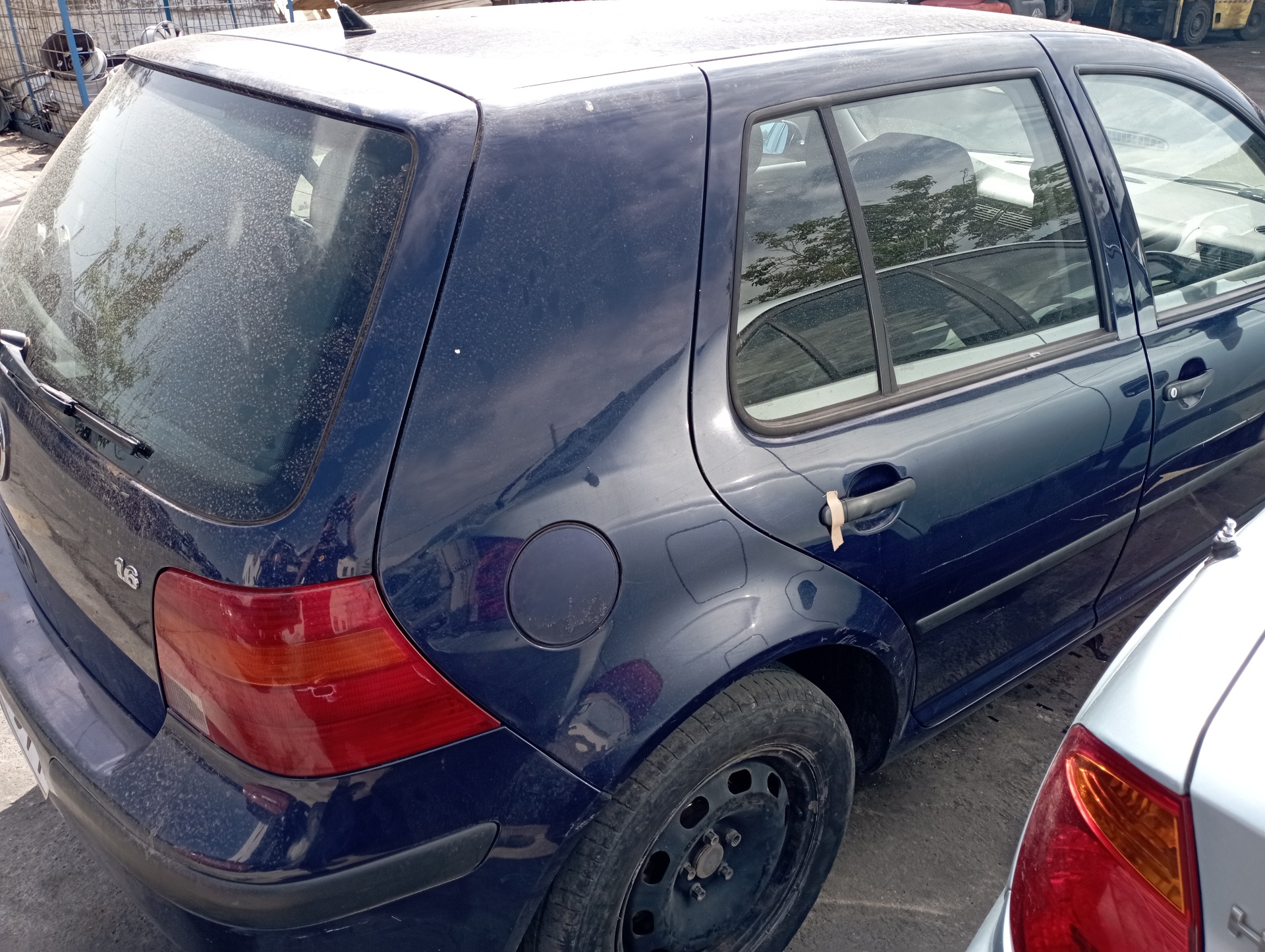 CHEVROLET Bora 1 generation (1998-2005) Cadre de poignée intérieure de porte avant gauche 3B1837113L 19149250